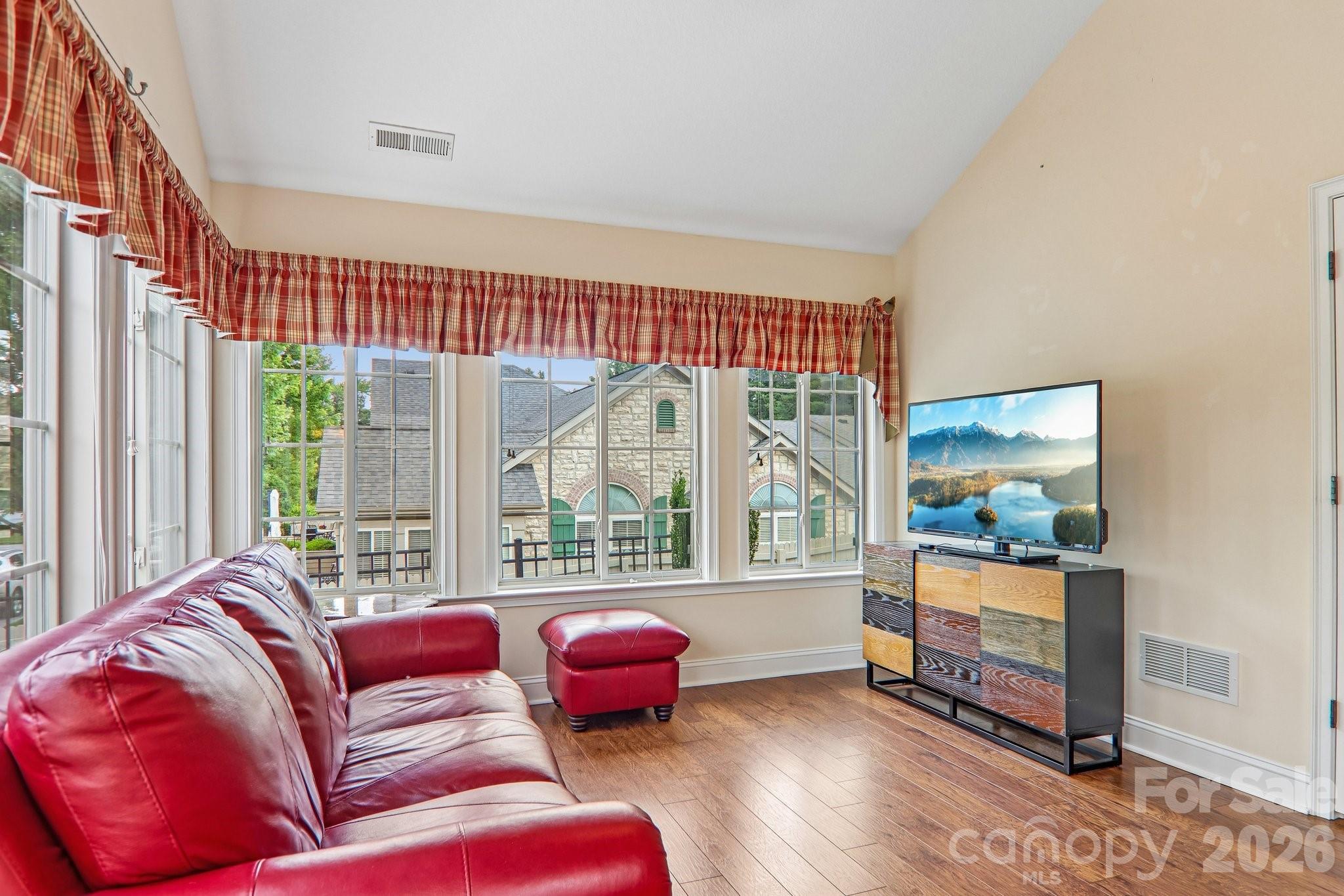 174 Summerfield Place — Flat Rock