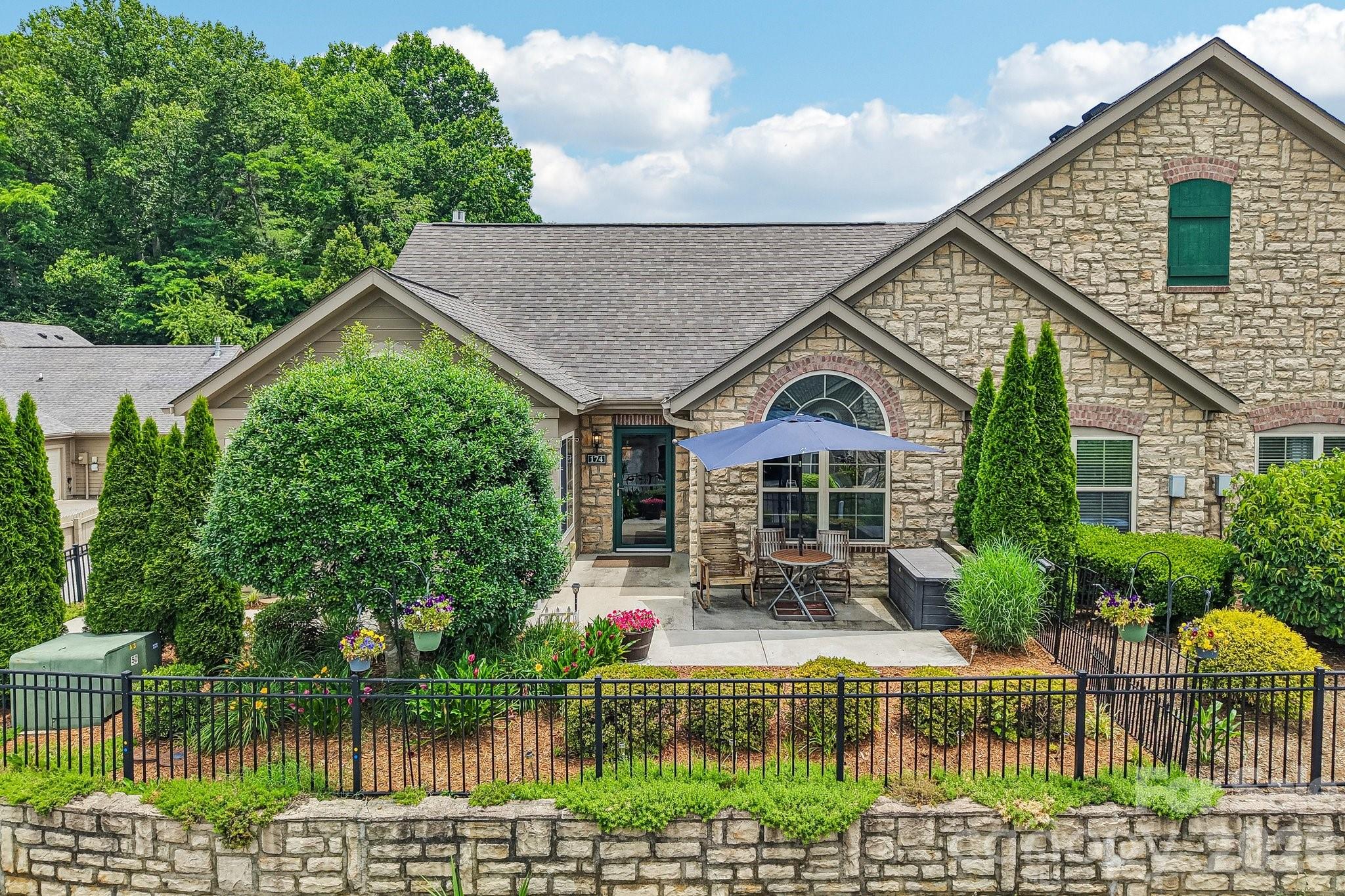 174 Summerfield Place — Flat Rock