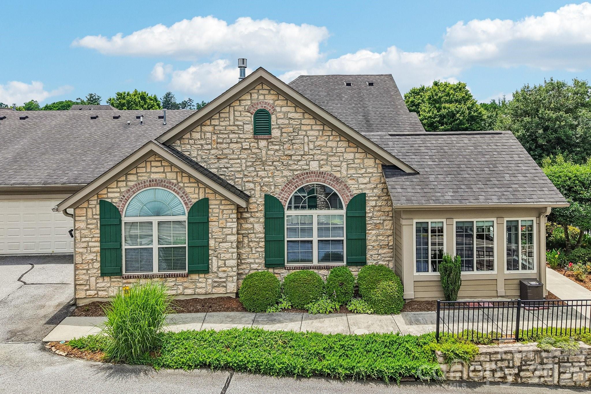 174 Summerfield Place — Flat Rock