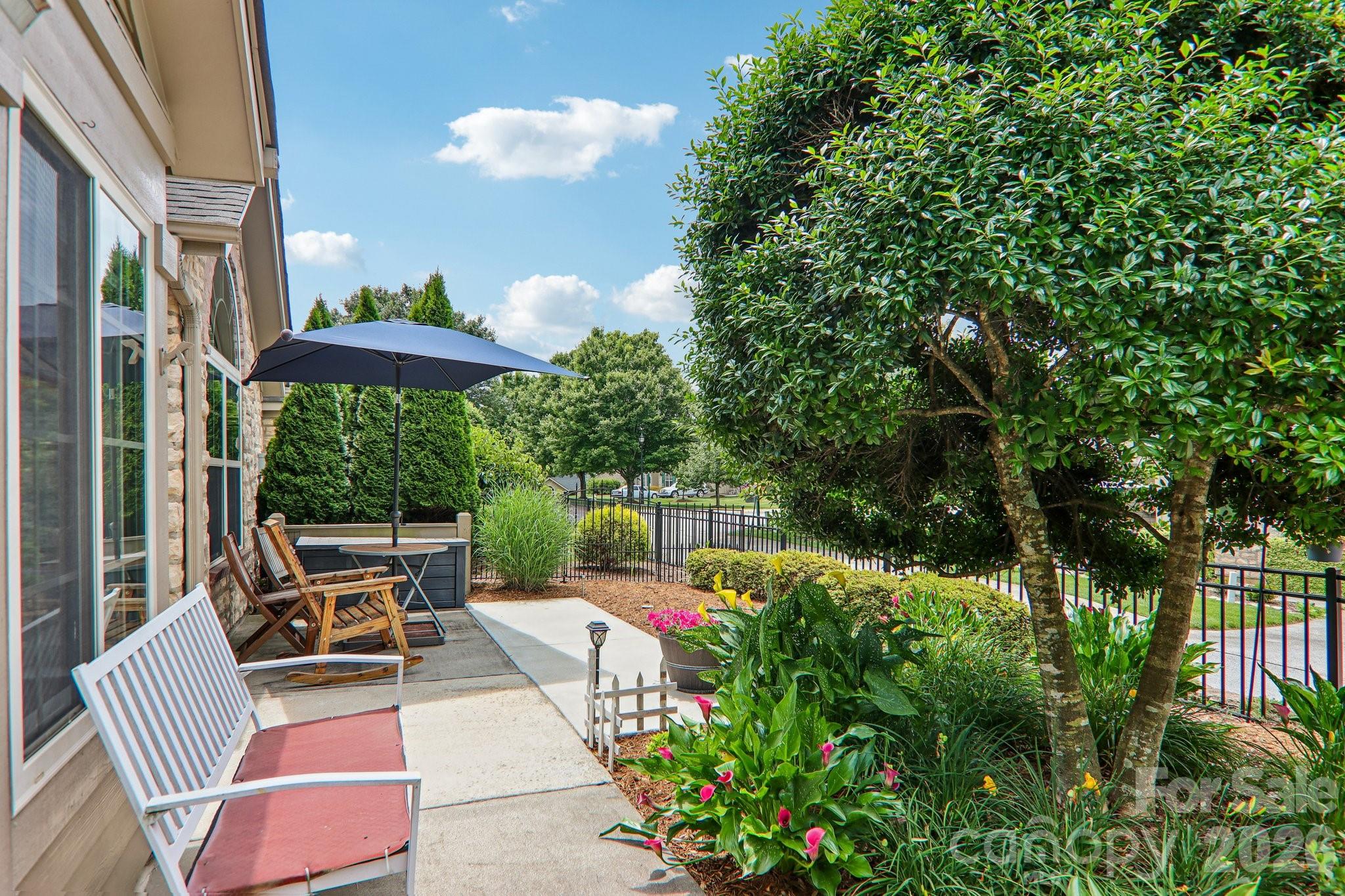 174 Summerfield Place — Flat Rock