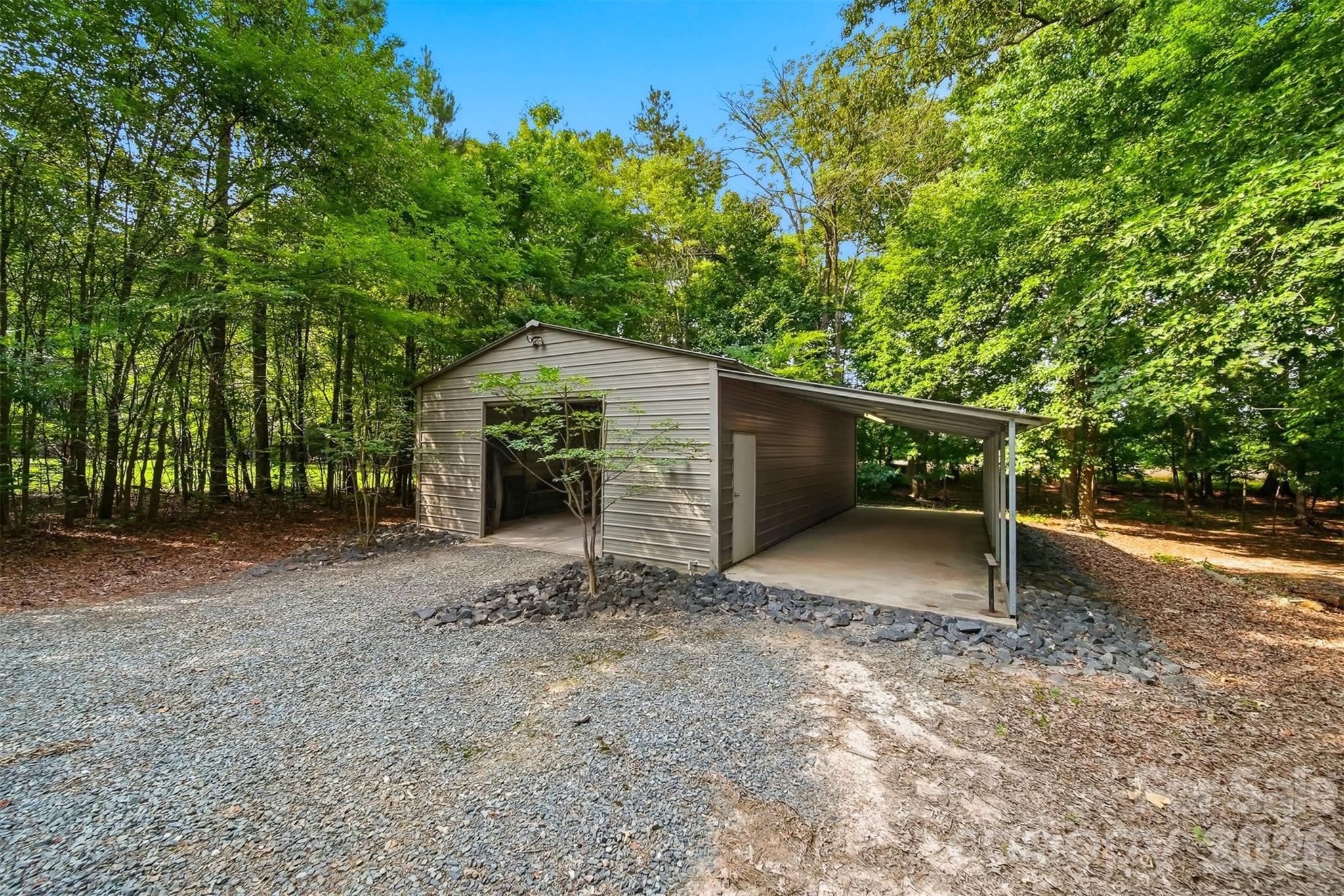 2419 Dellwood Drive — Monroe