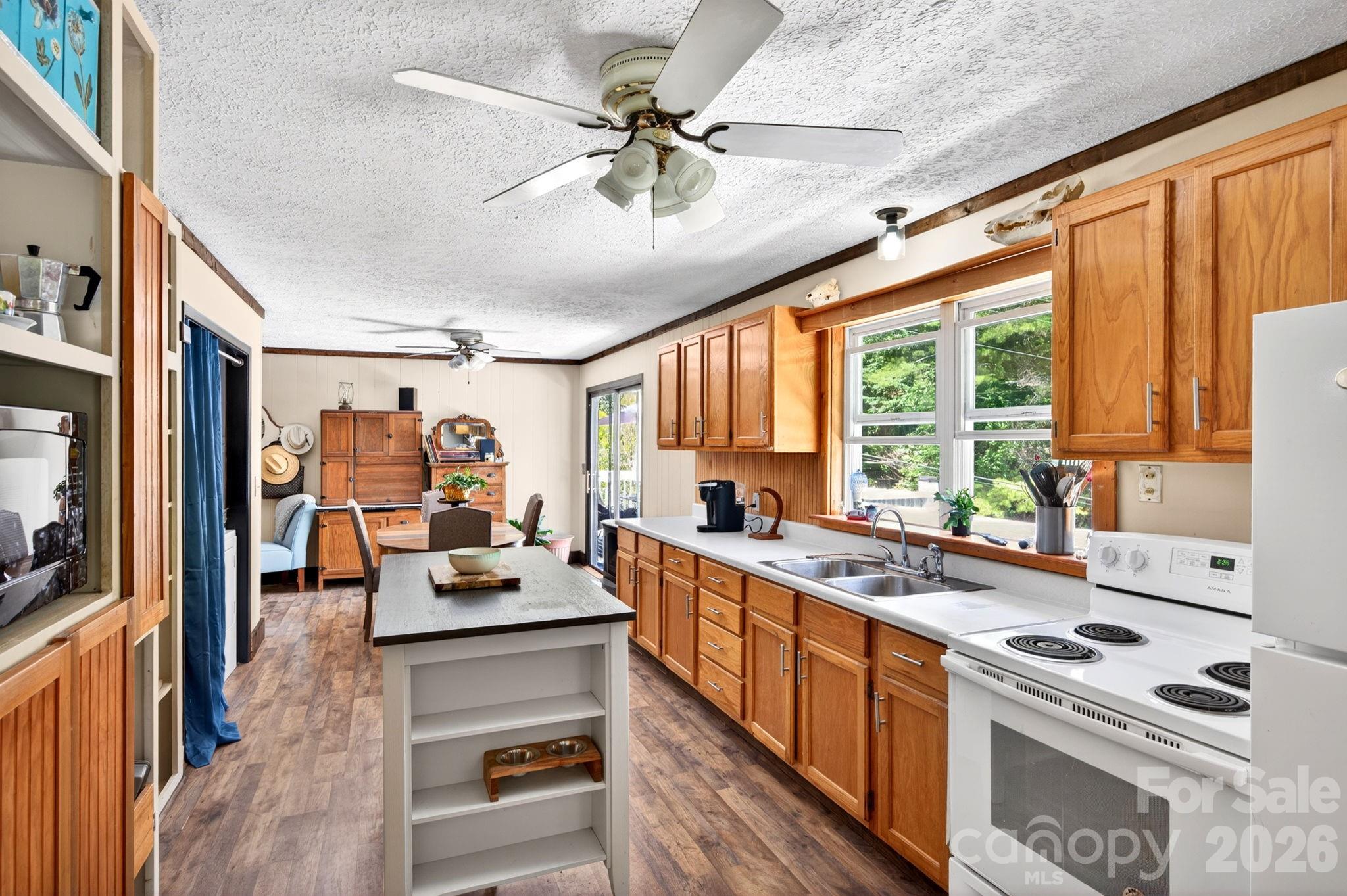 30 Reeves Drive — Burnsville