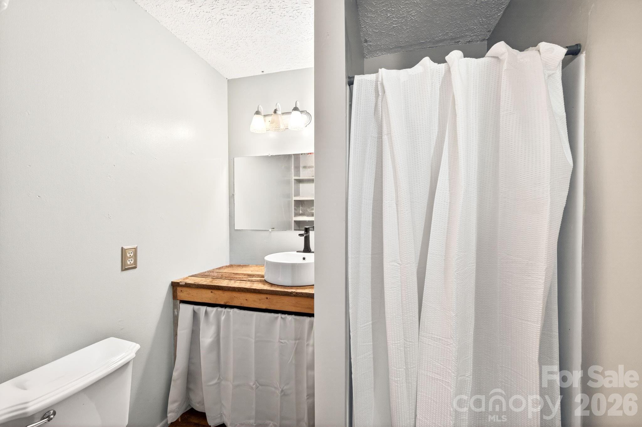30 Reeves Drive — Burnsville