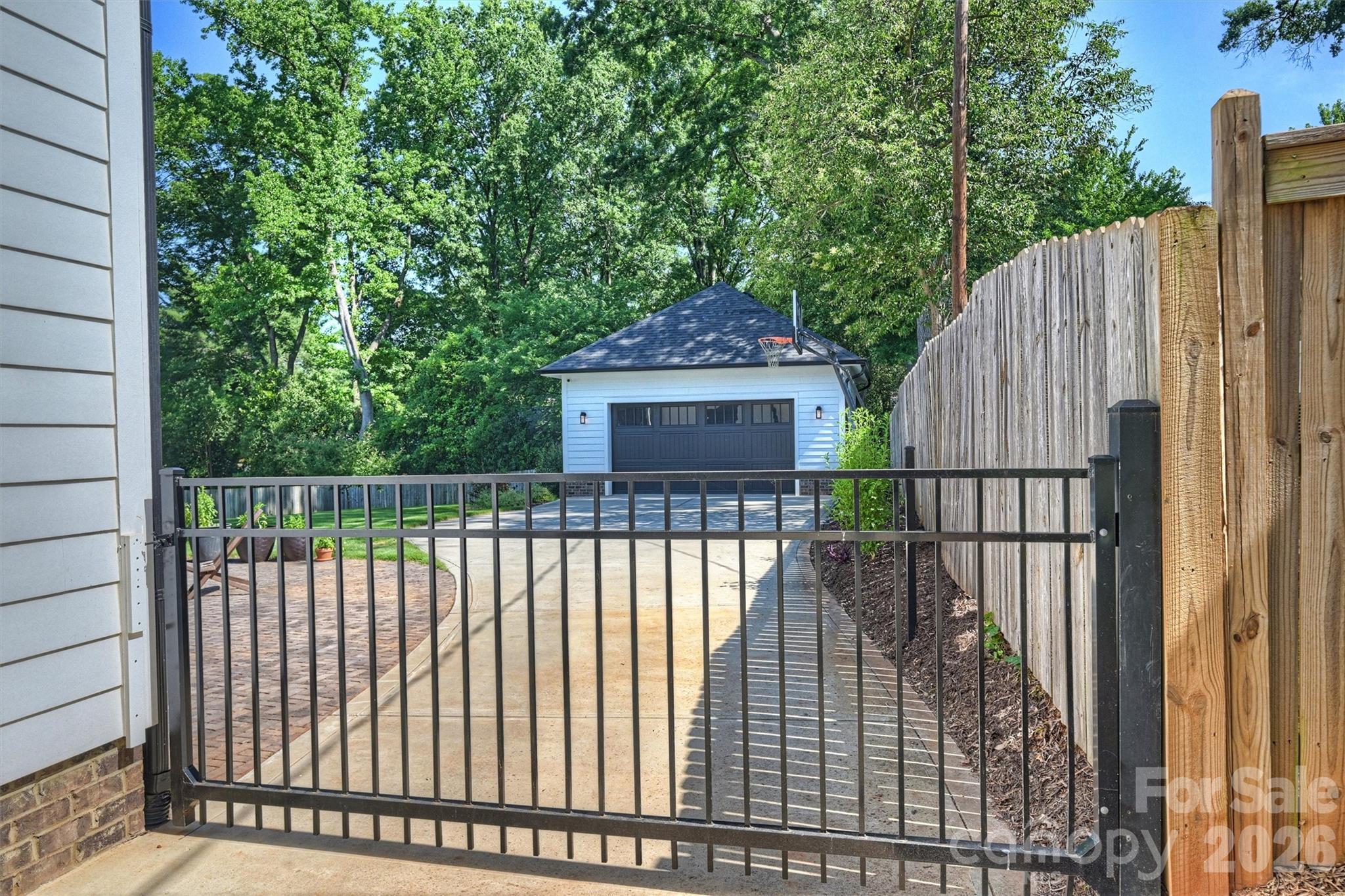1241 Heather Lane — Charlotte