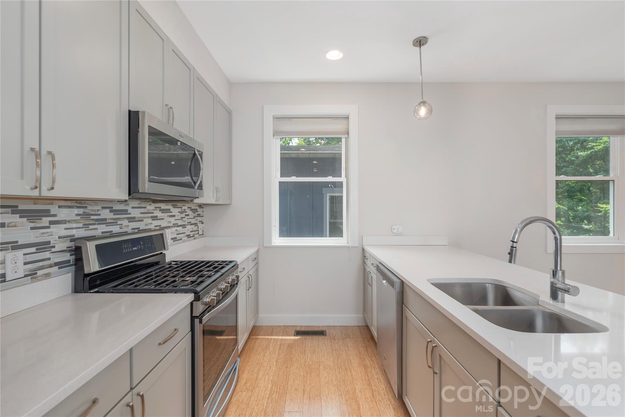 39 Hubbard Avenue — Asheville