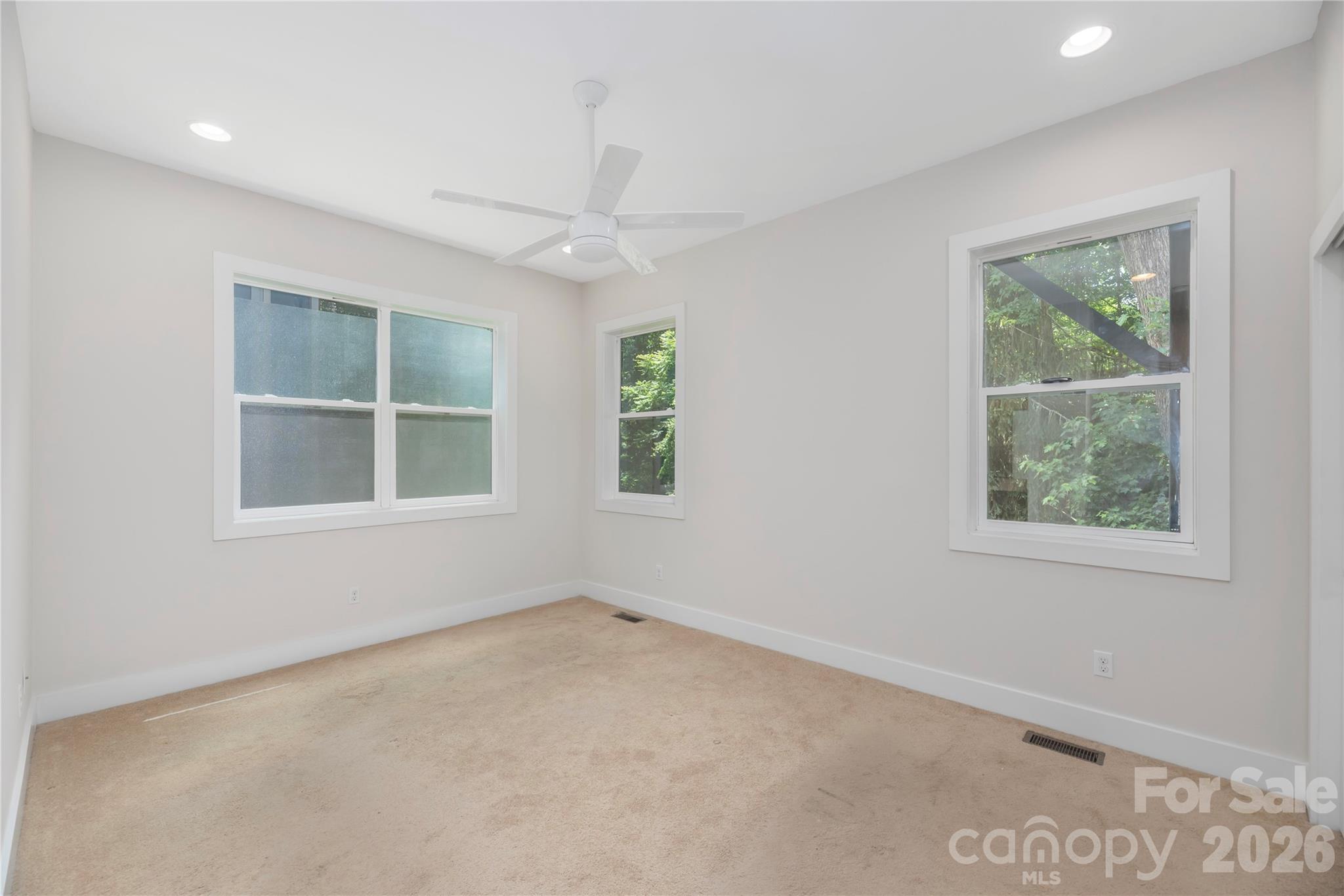 39 Hubbard Avenue — Asheville
