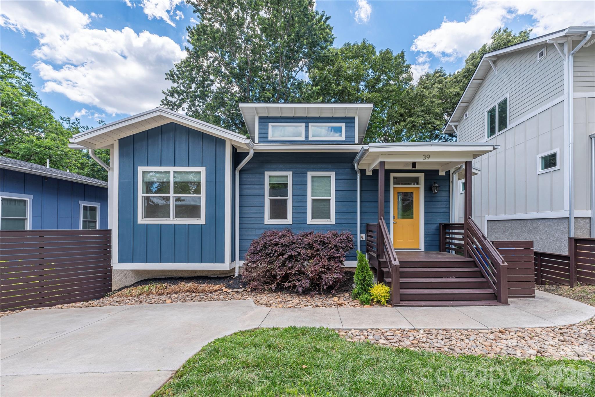 39 Hubbard Avenue — Asheville