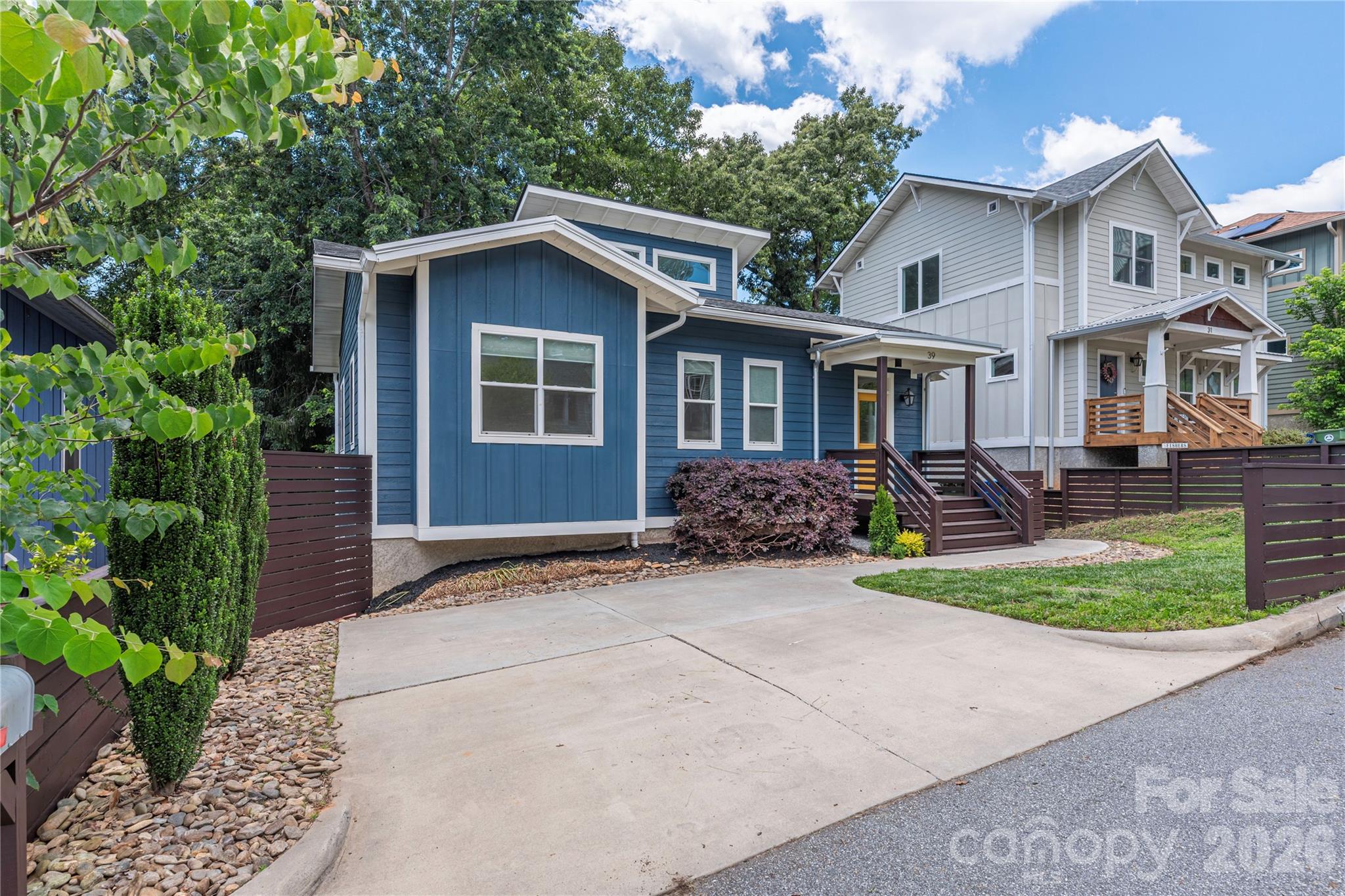 39 Hubbard Avenue — Asheville