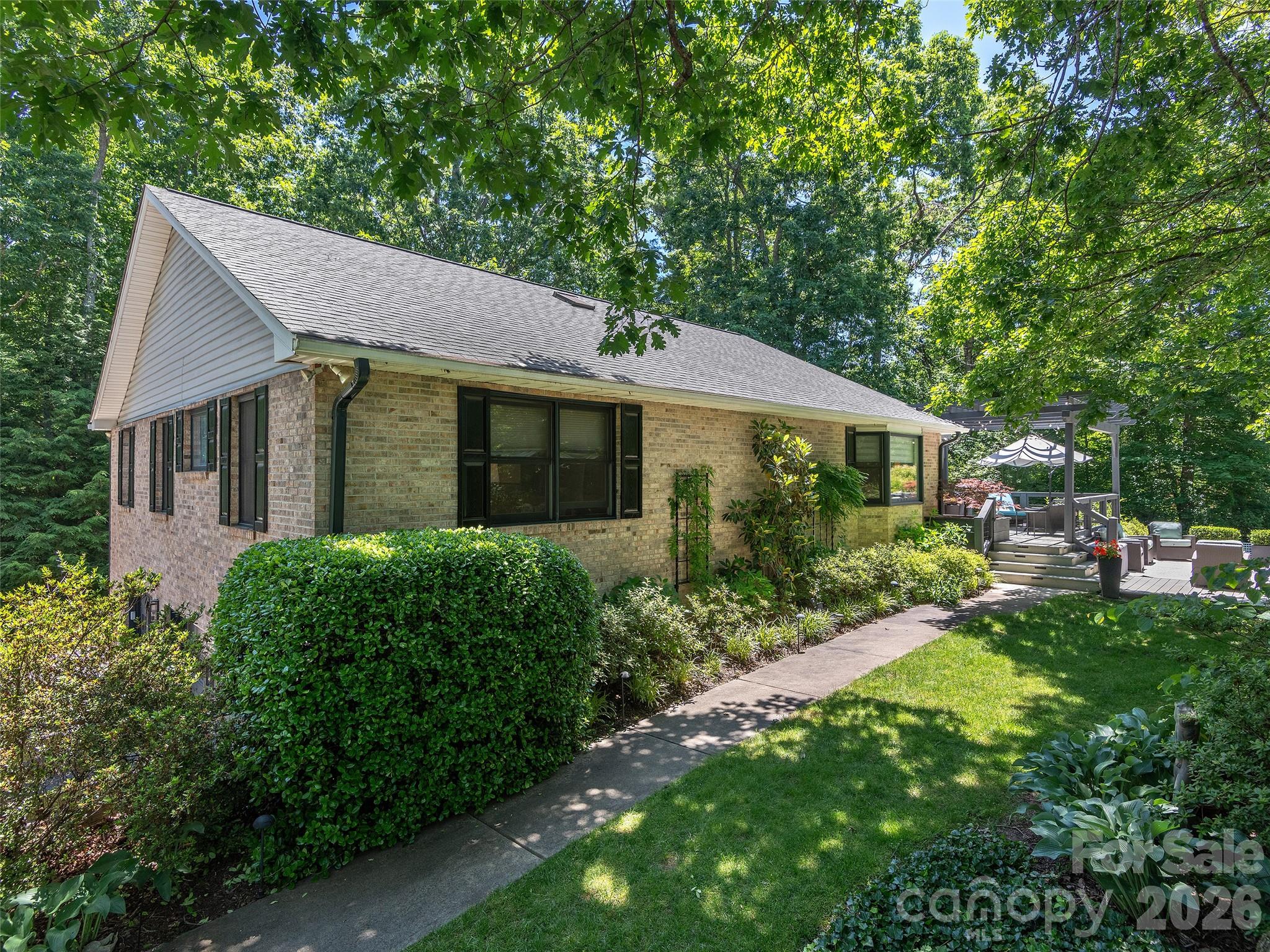 122 Brandon Road — Hendersonville