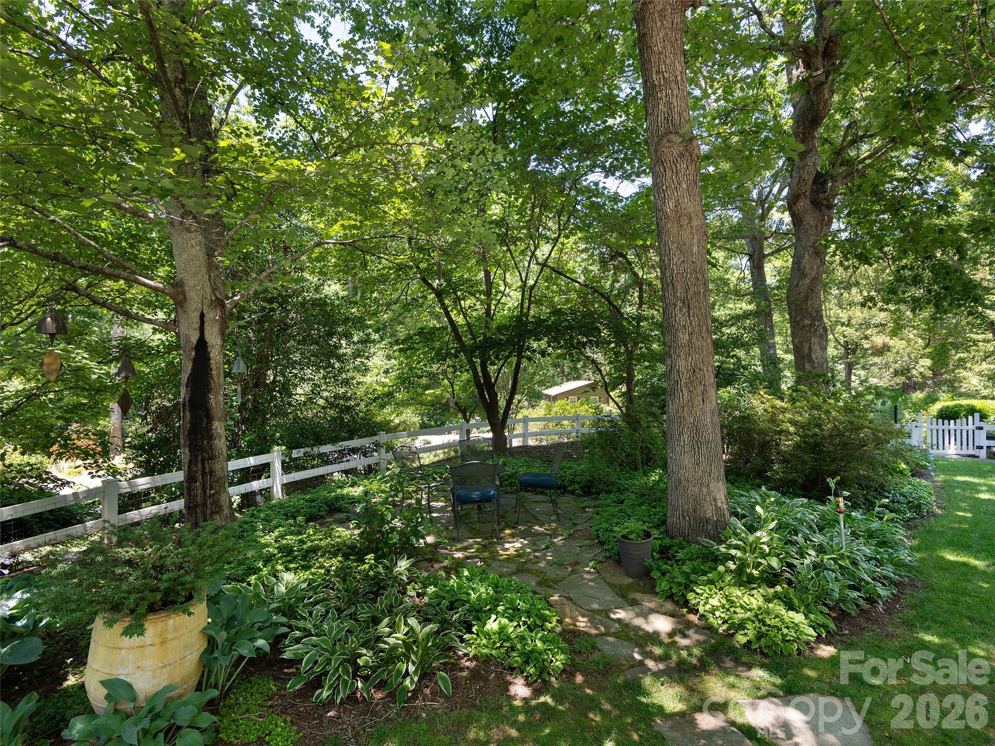 122 Brandon Road — Hendersonville