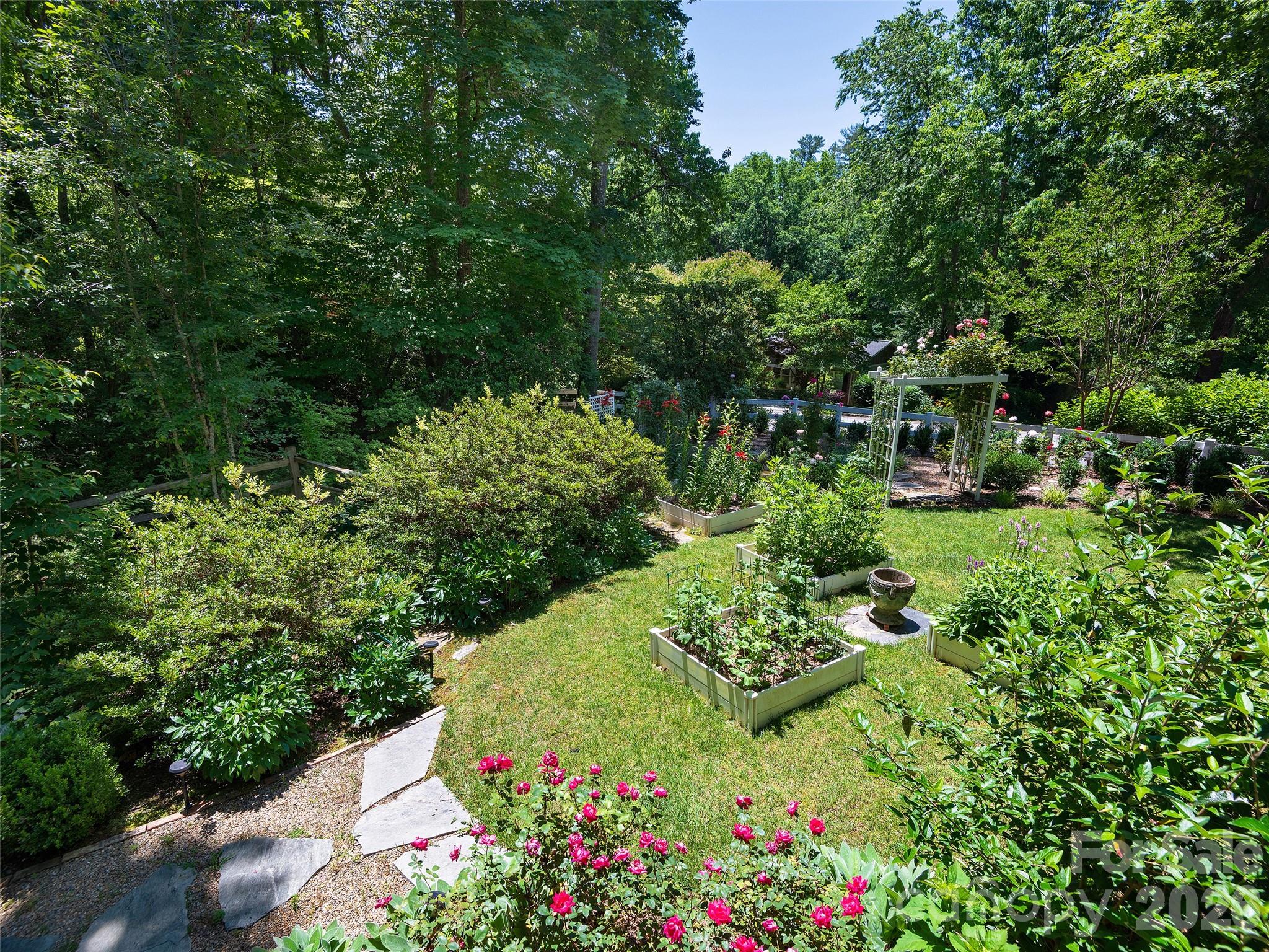 122 Brandon Road — Hendersonville