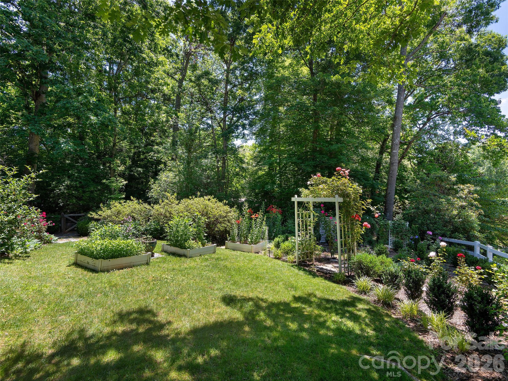 122 Brandon Road — Hendersonville