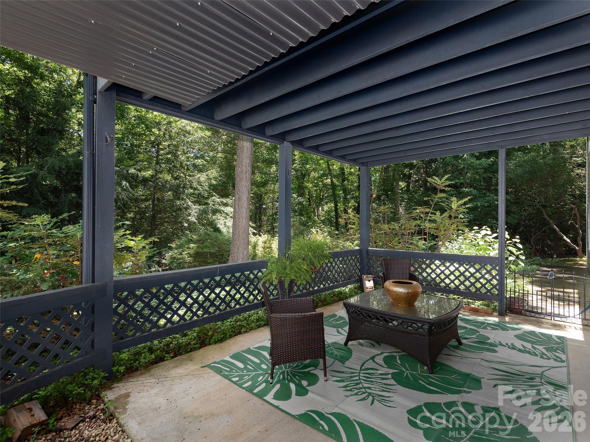 122 Brandon Road — Hendersonville
