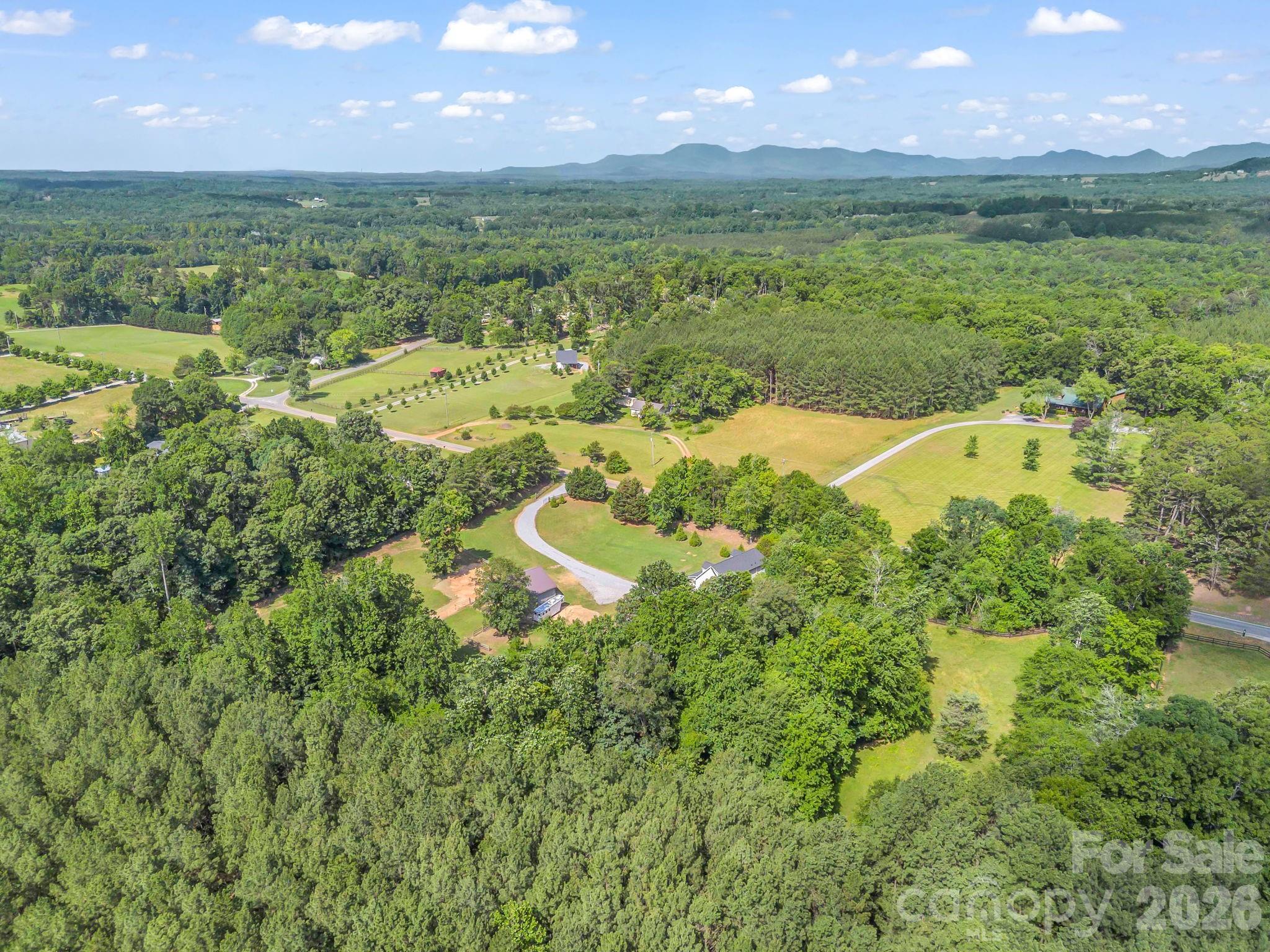 271 Collinsville Road — Columbus