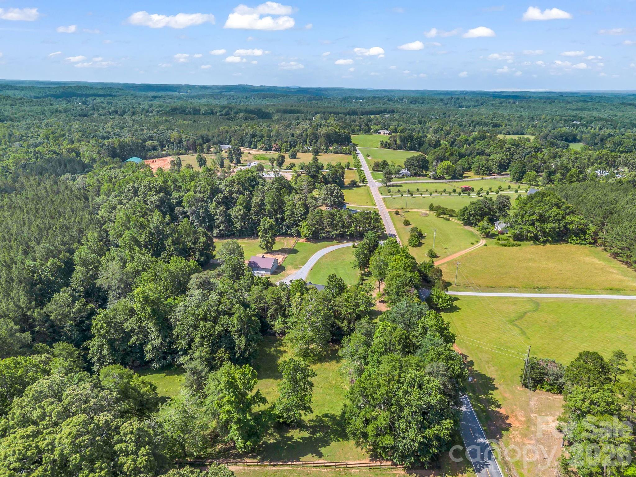 271 Collinsville Road — Columbus