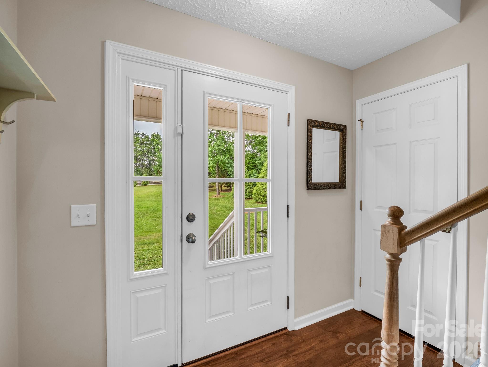271 Collinsville Road — Columbus