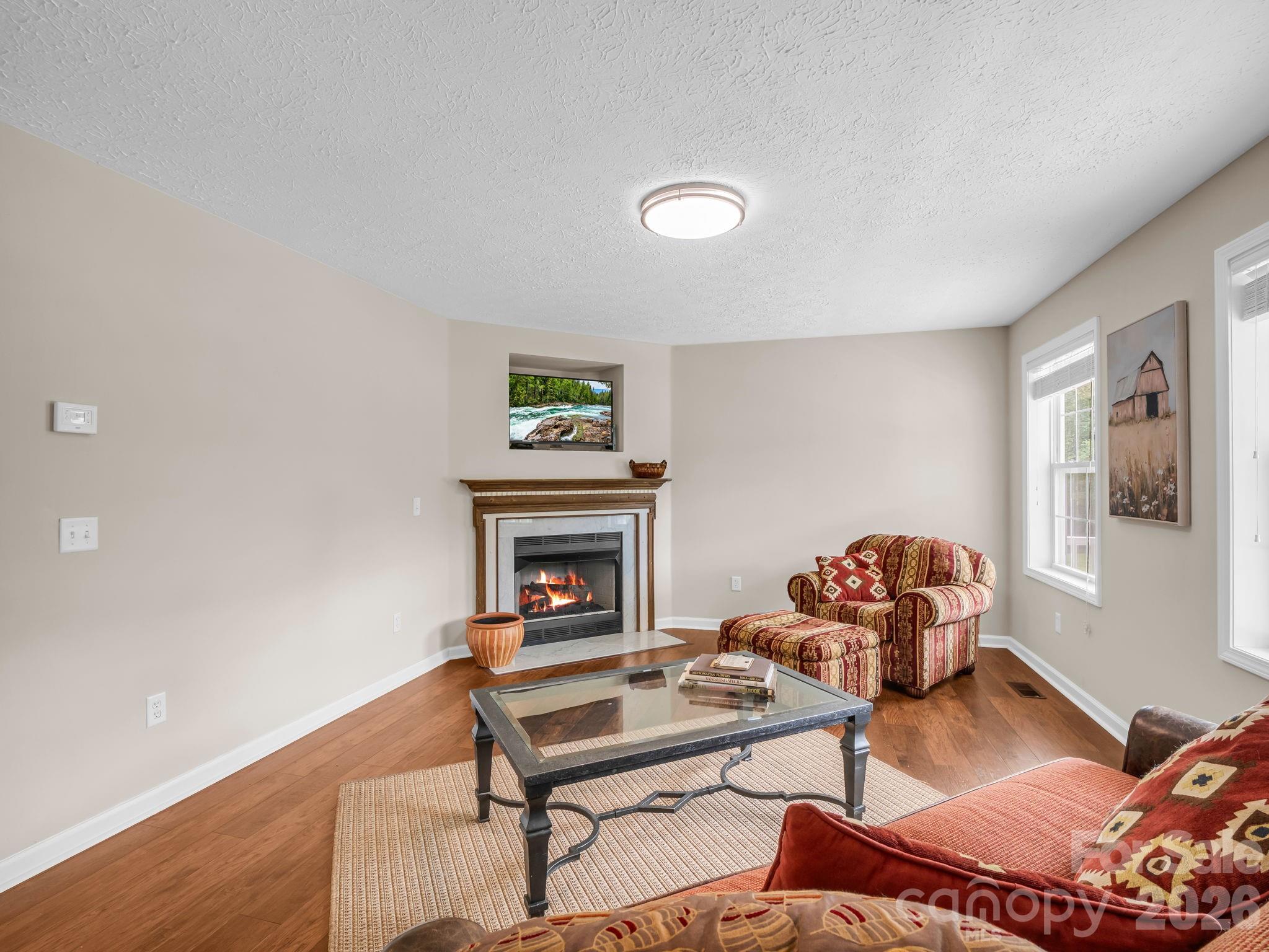 271 Collinsville Road — Columbus