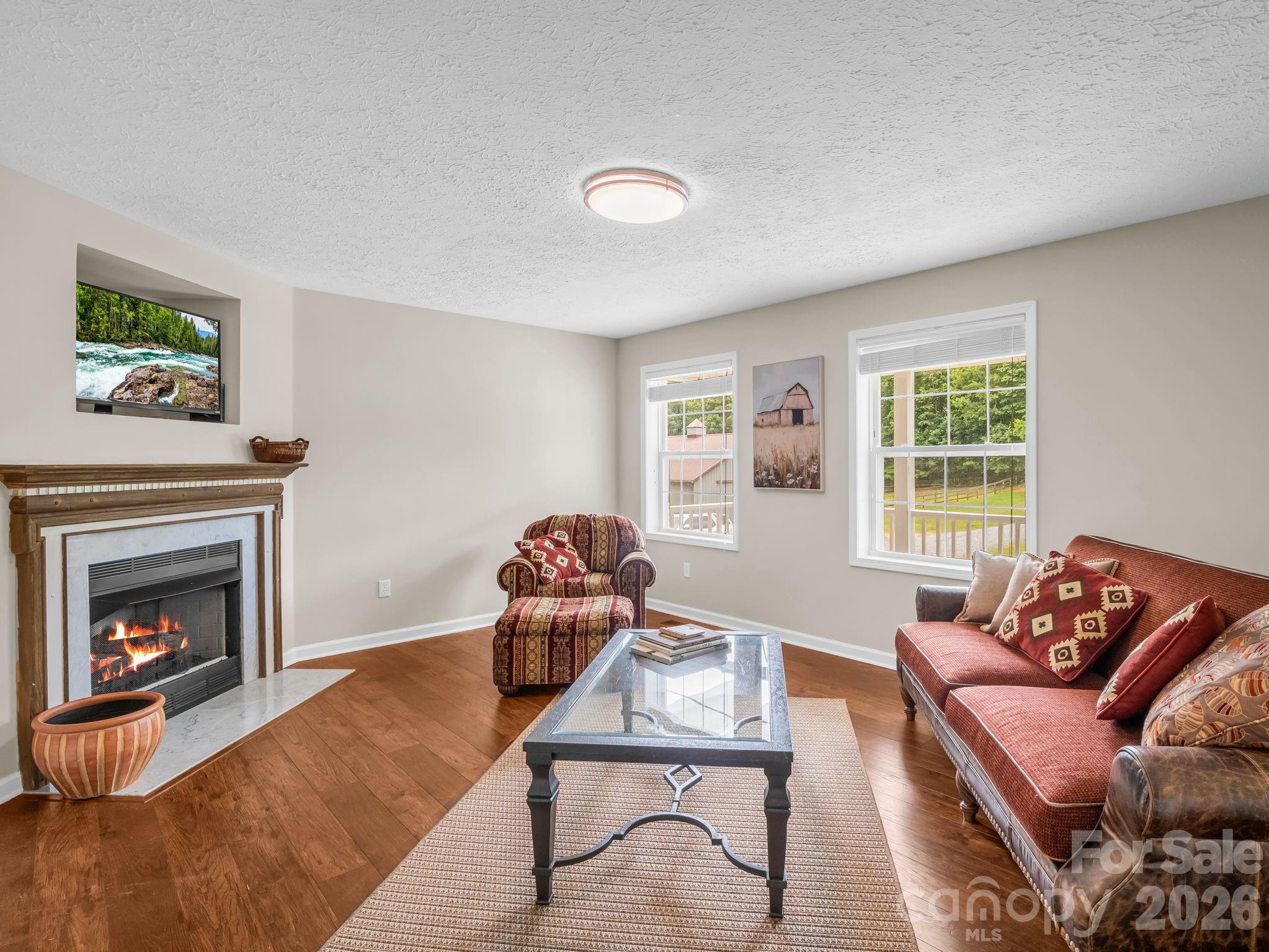271 Collinsville Road — Columbus