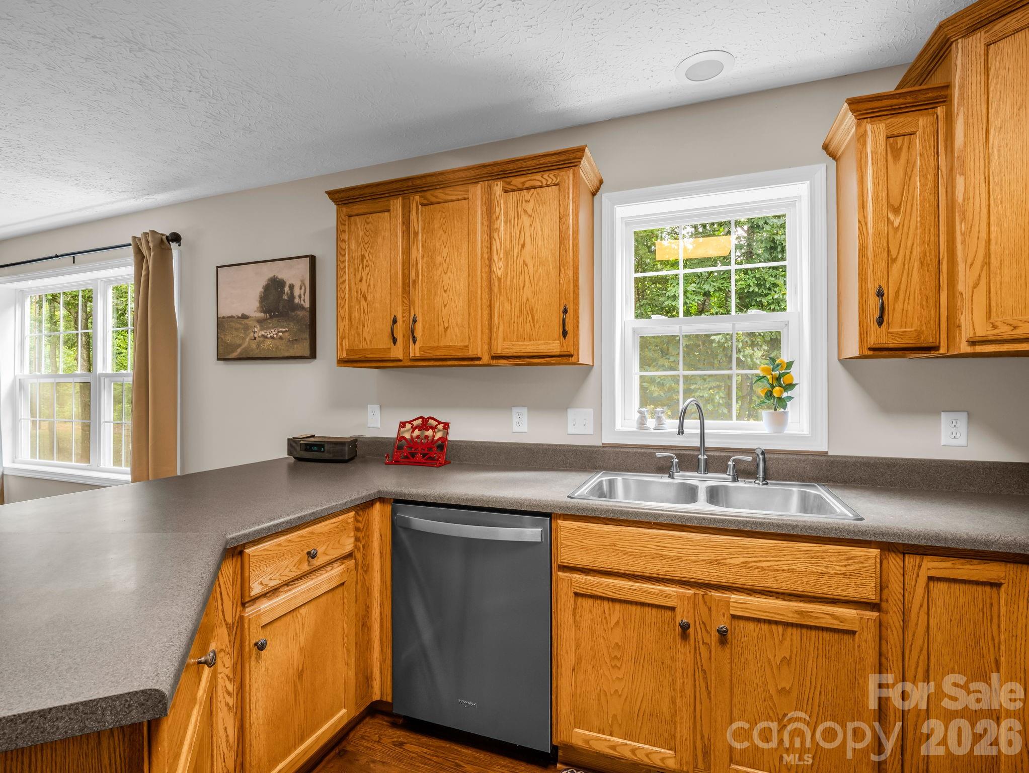 271 Collinsville Road — Columbus