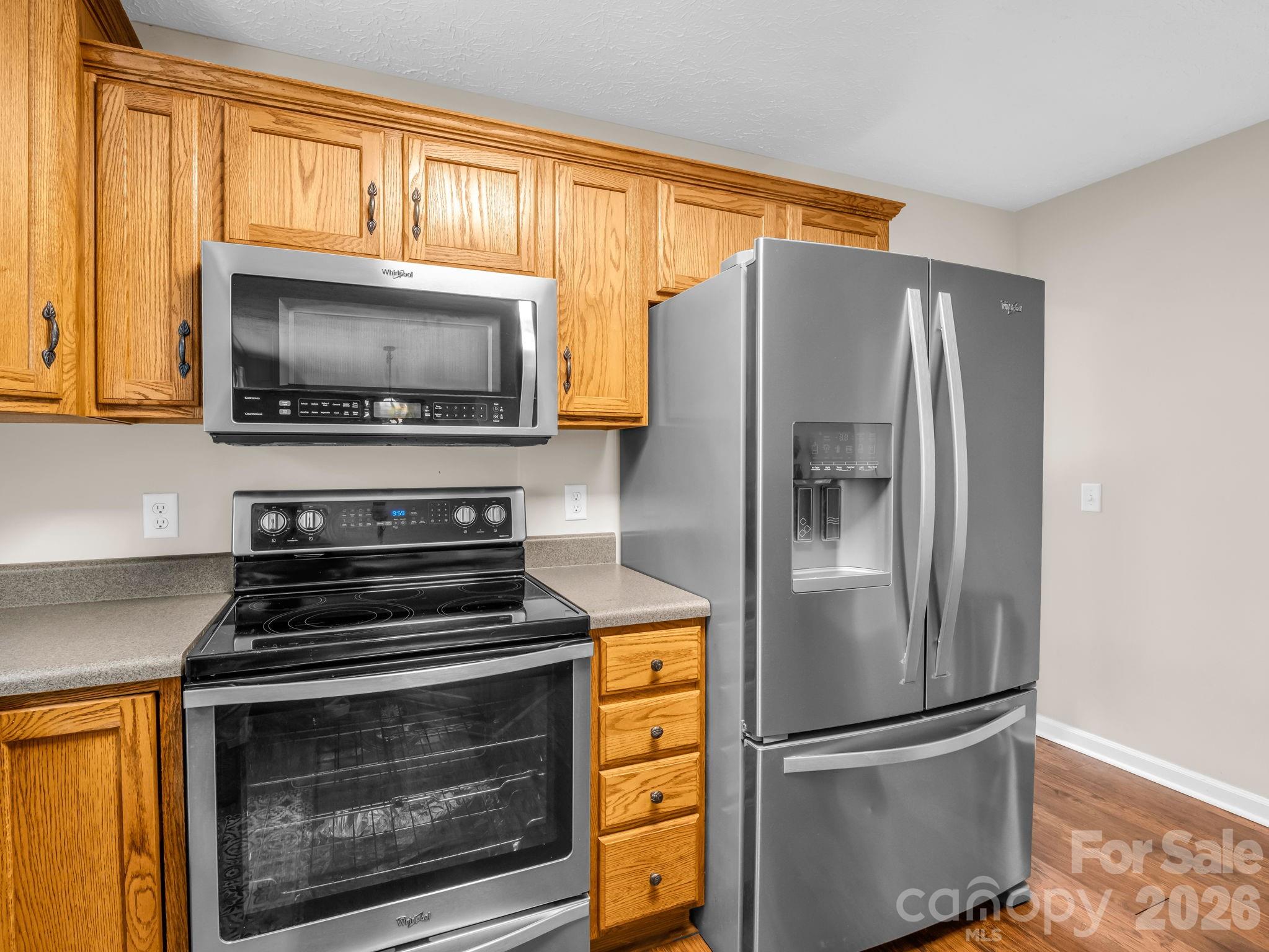 271 Collinsville Road — Columbus