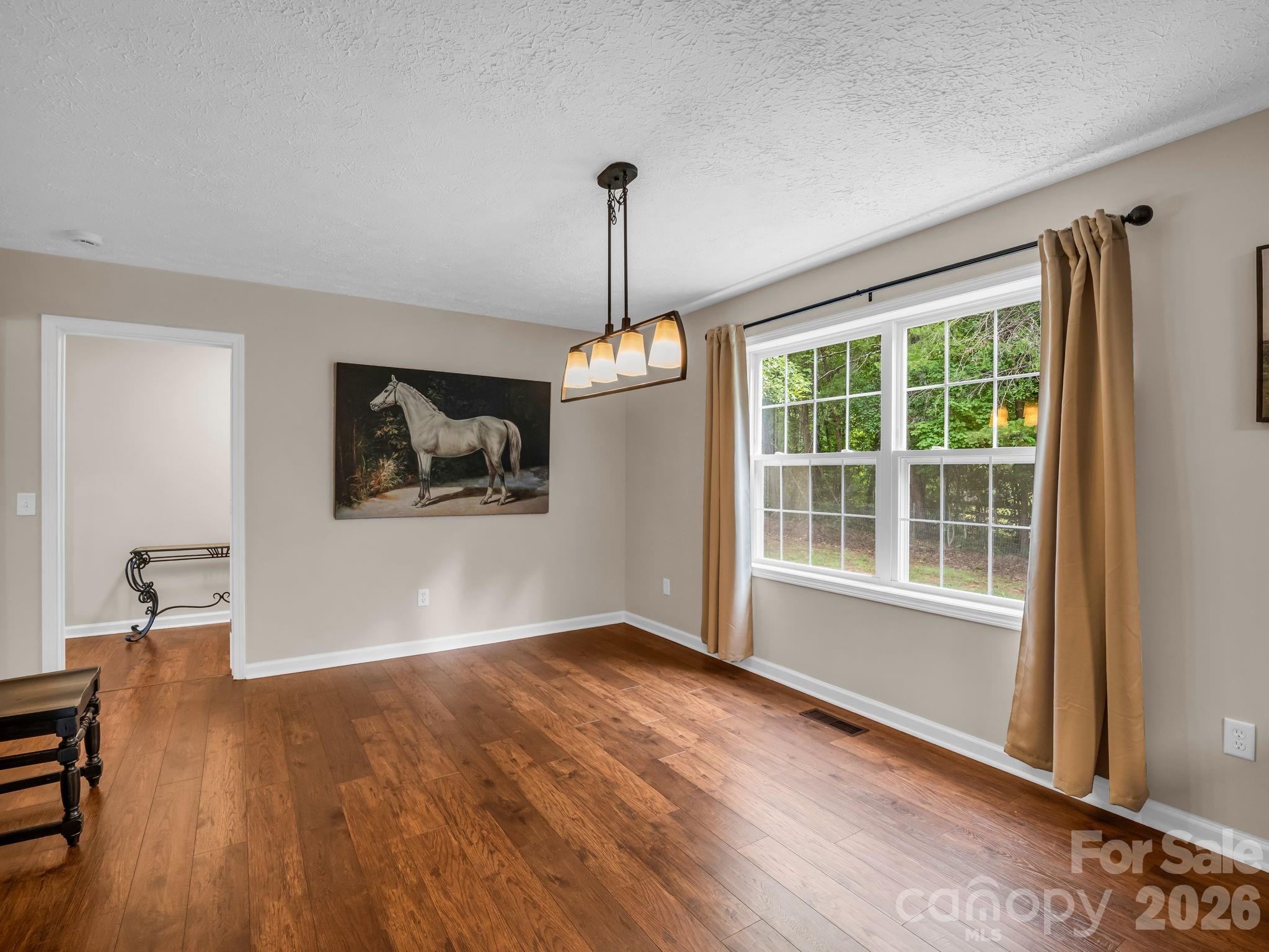 271 Collinsville Road — Columbus