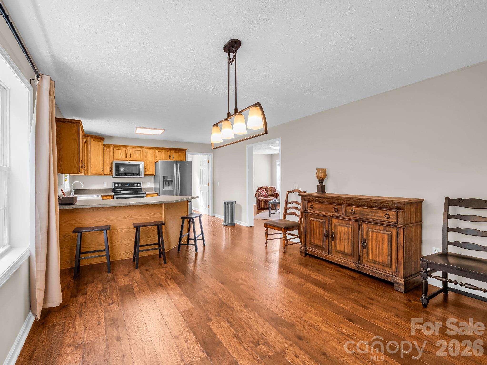 271 Collinsville Road — Columbus