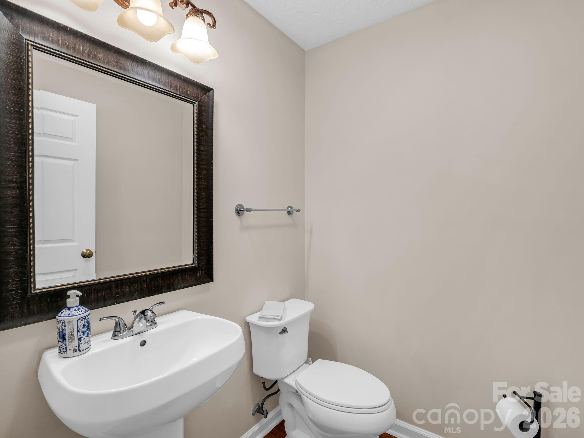 271 Collinsville Road — Columbus