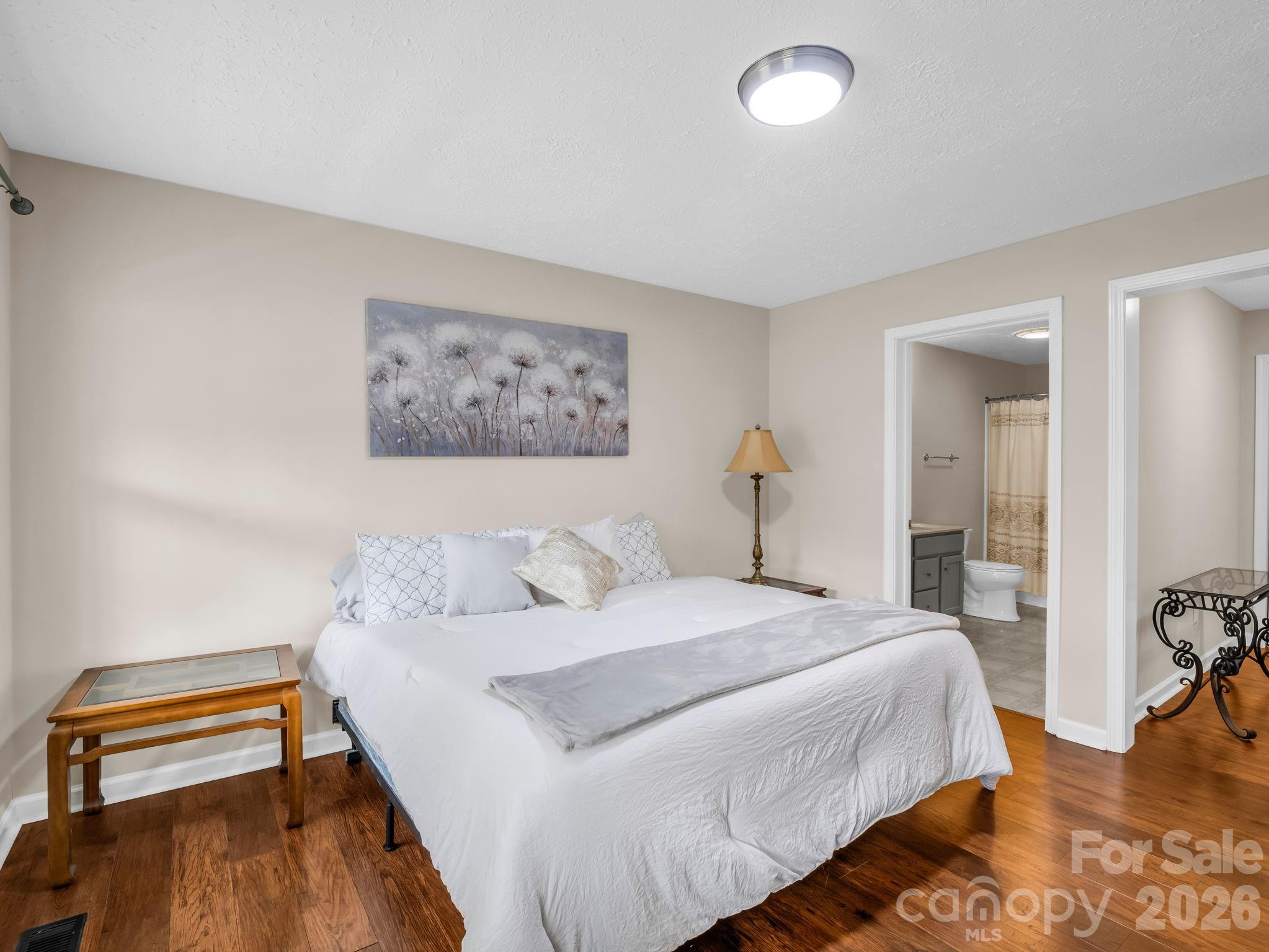 271 Collinsville Road — Columbus