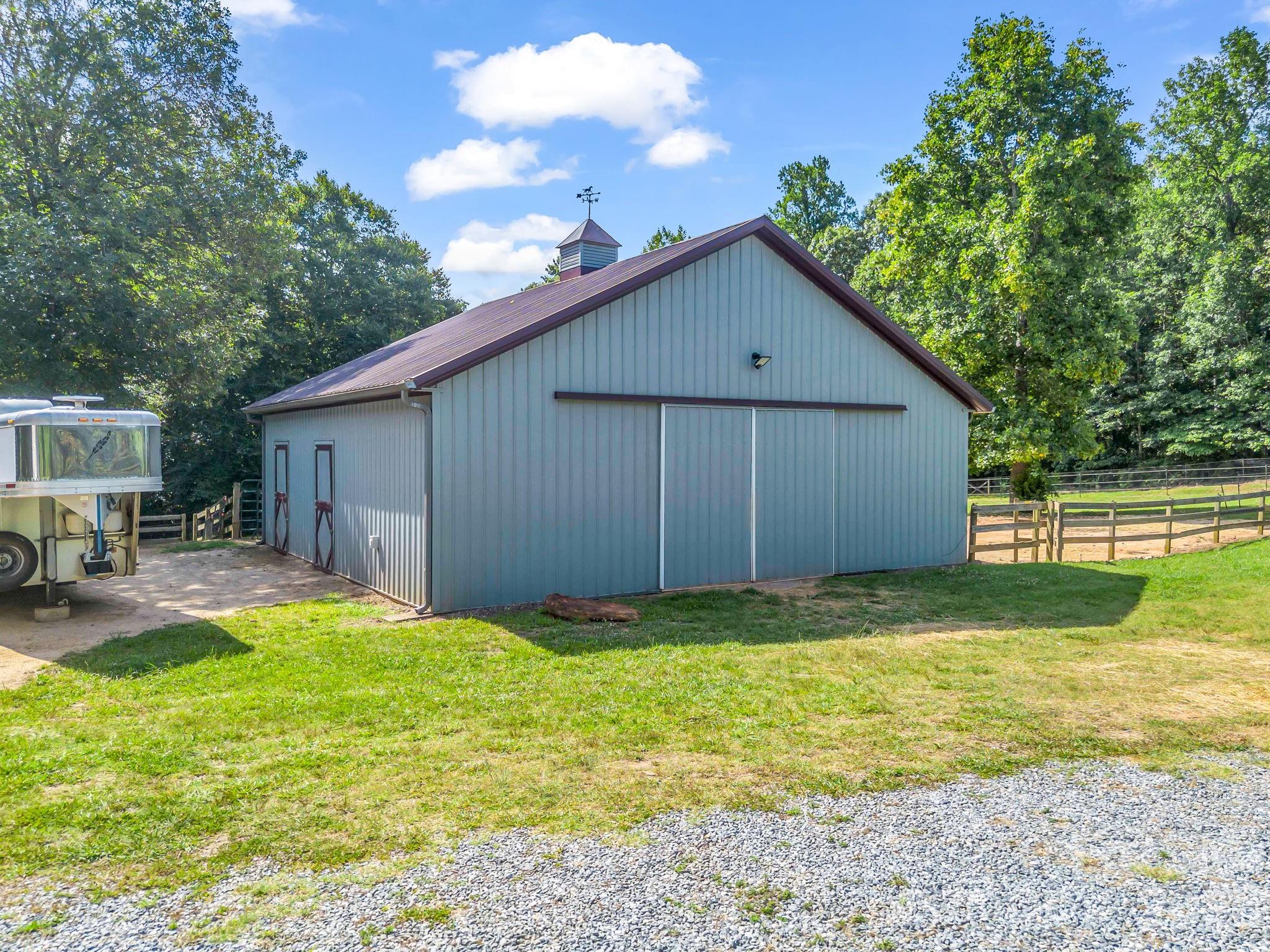 271 Collinsville Road — Columbus