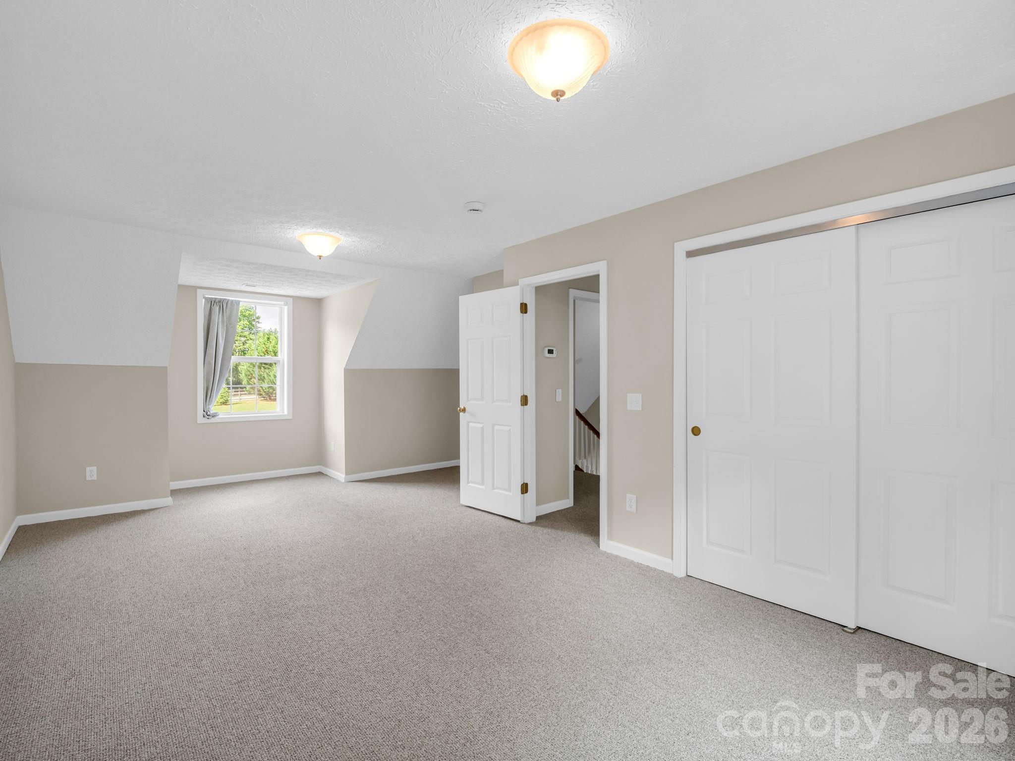 271 Collinsville Road — Columbus