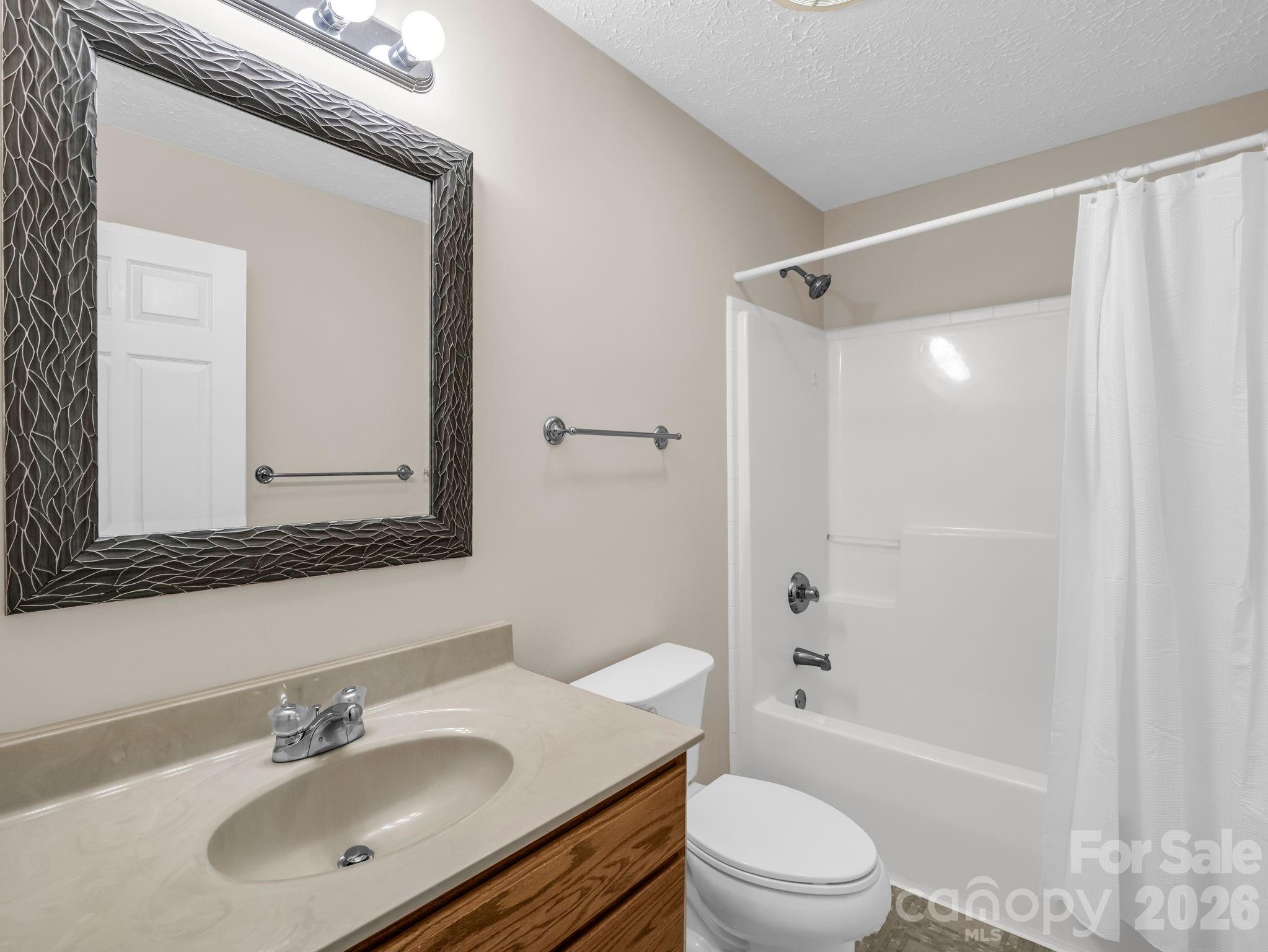 271 Collinsville Road — Columbus