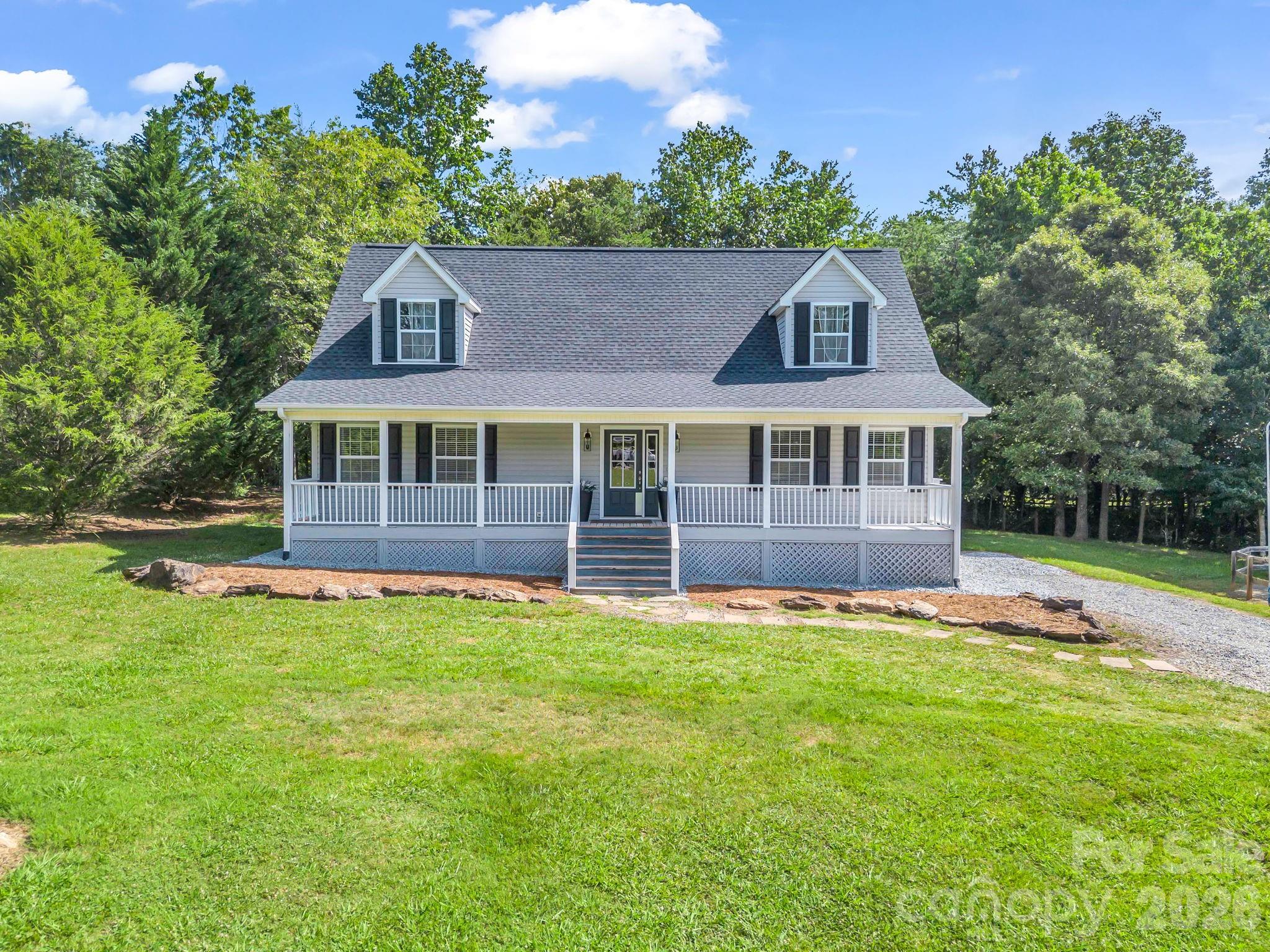 271 Collinsville Road — Columbus