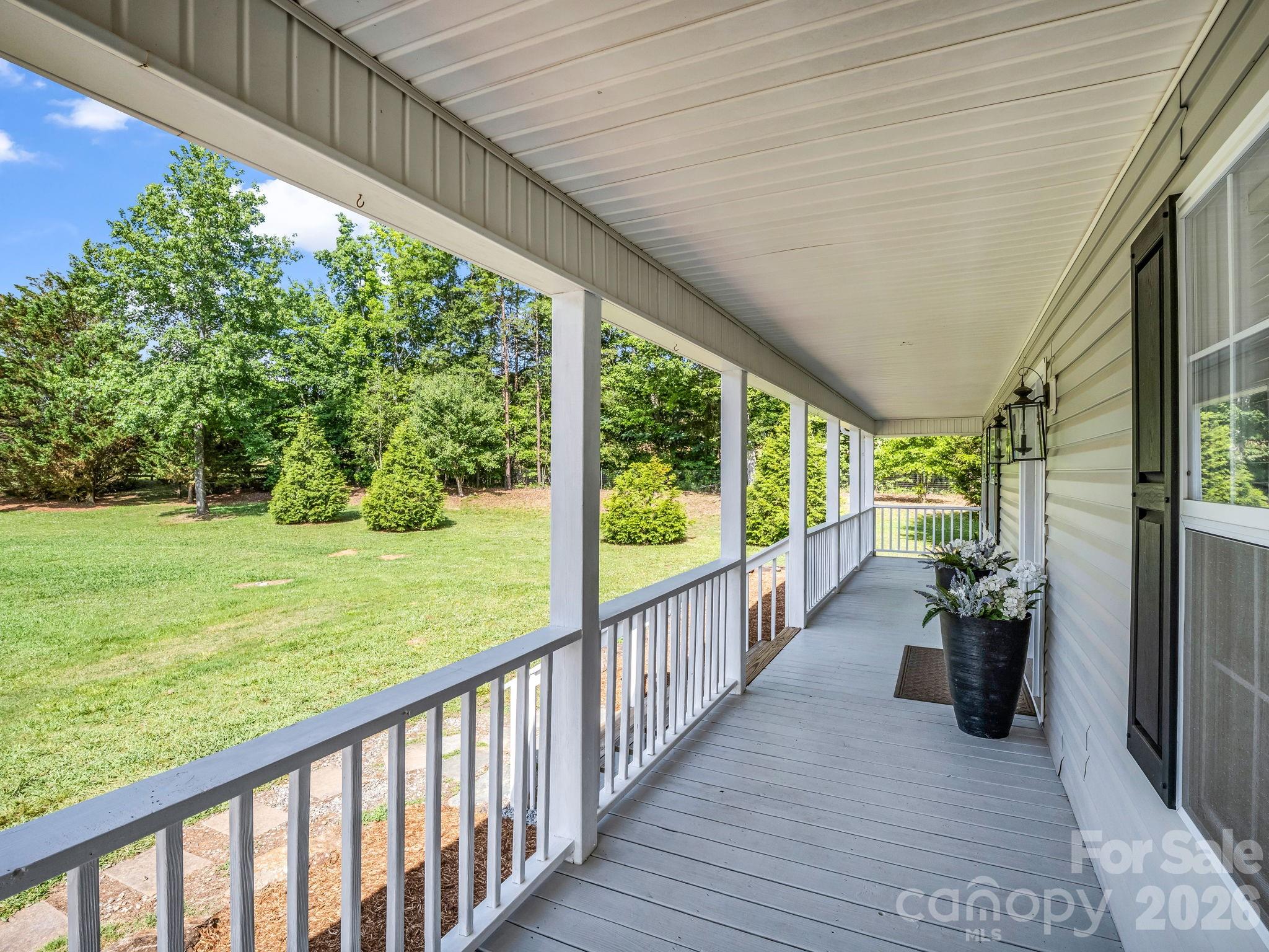 271 Collinsville Road — Columbus
