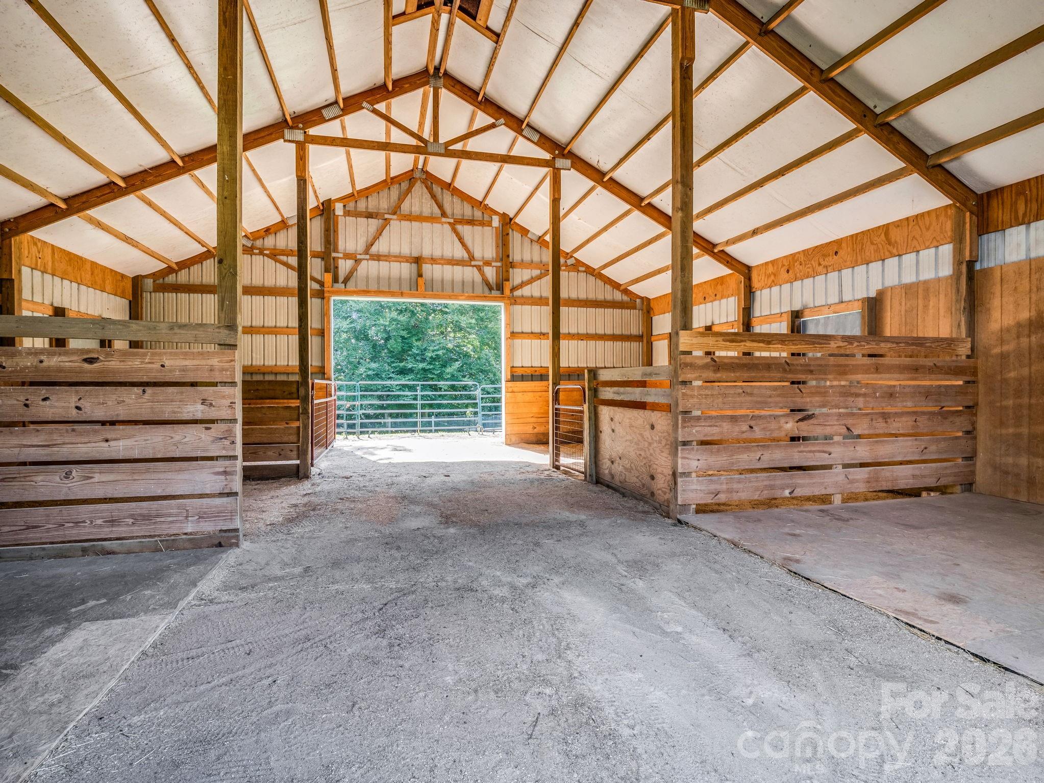271 Collinsville Road — Columbus