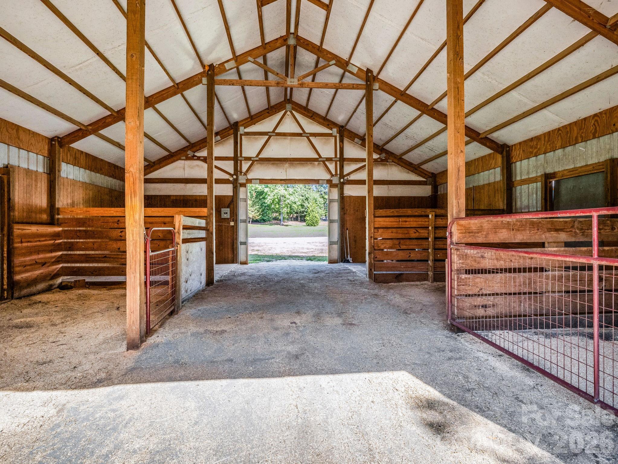 271 Collinsville Road — Columbus