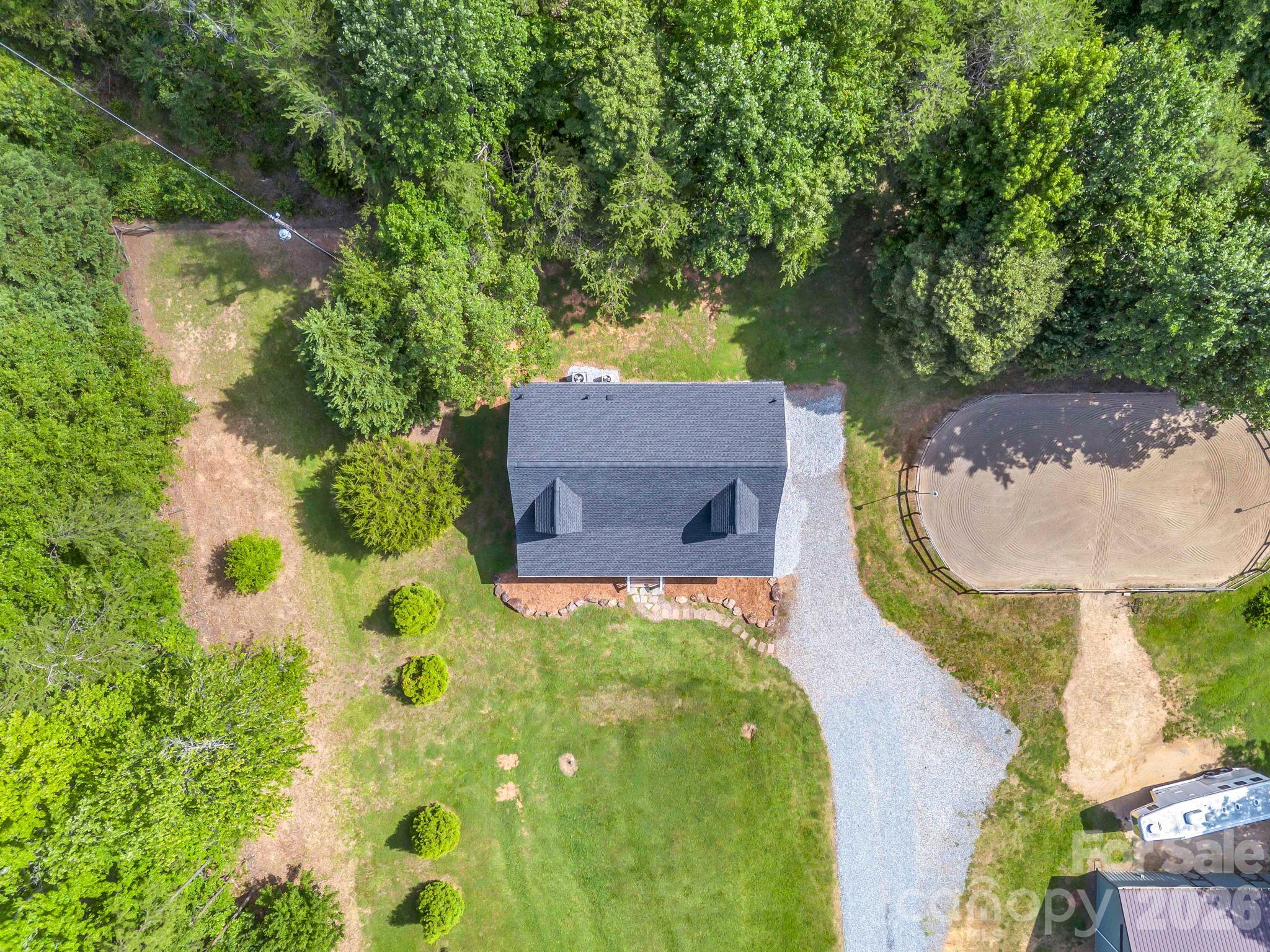 271 Collinsville Road — Columbus