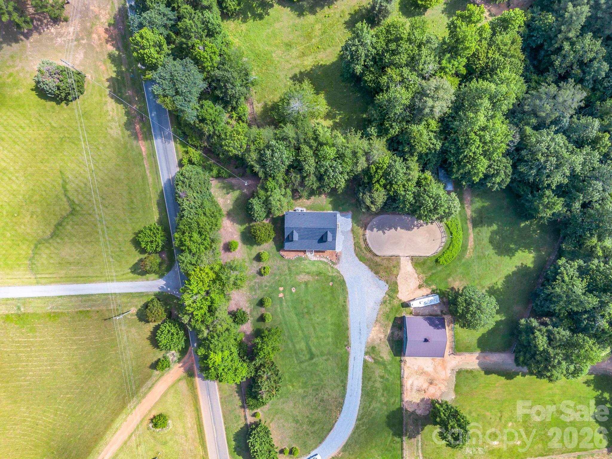 271 Collinsville Road — Columbus