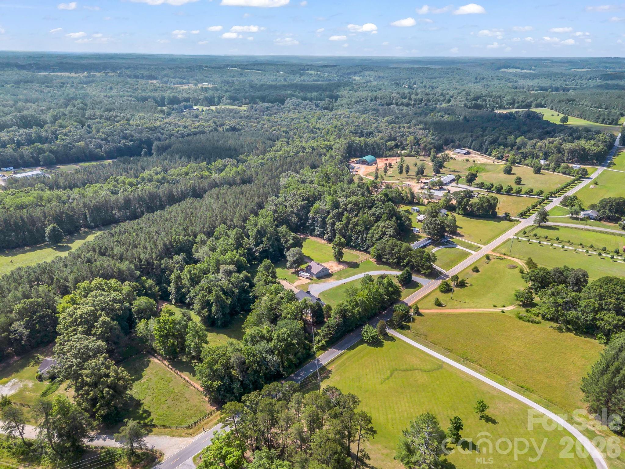 271 Collinsville Road — Columbus