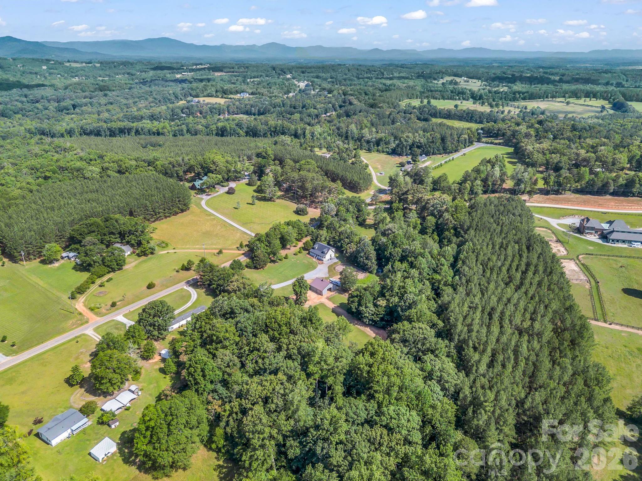 271 Collinsville Road — Columbus