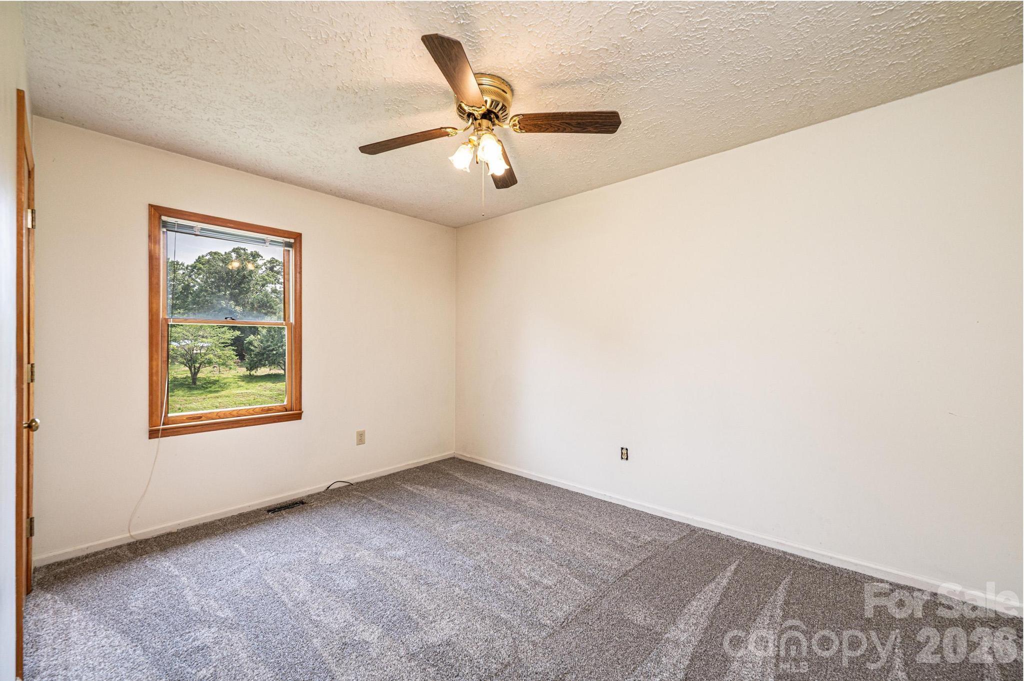 1697 Denver Court — Lenoir