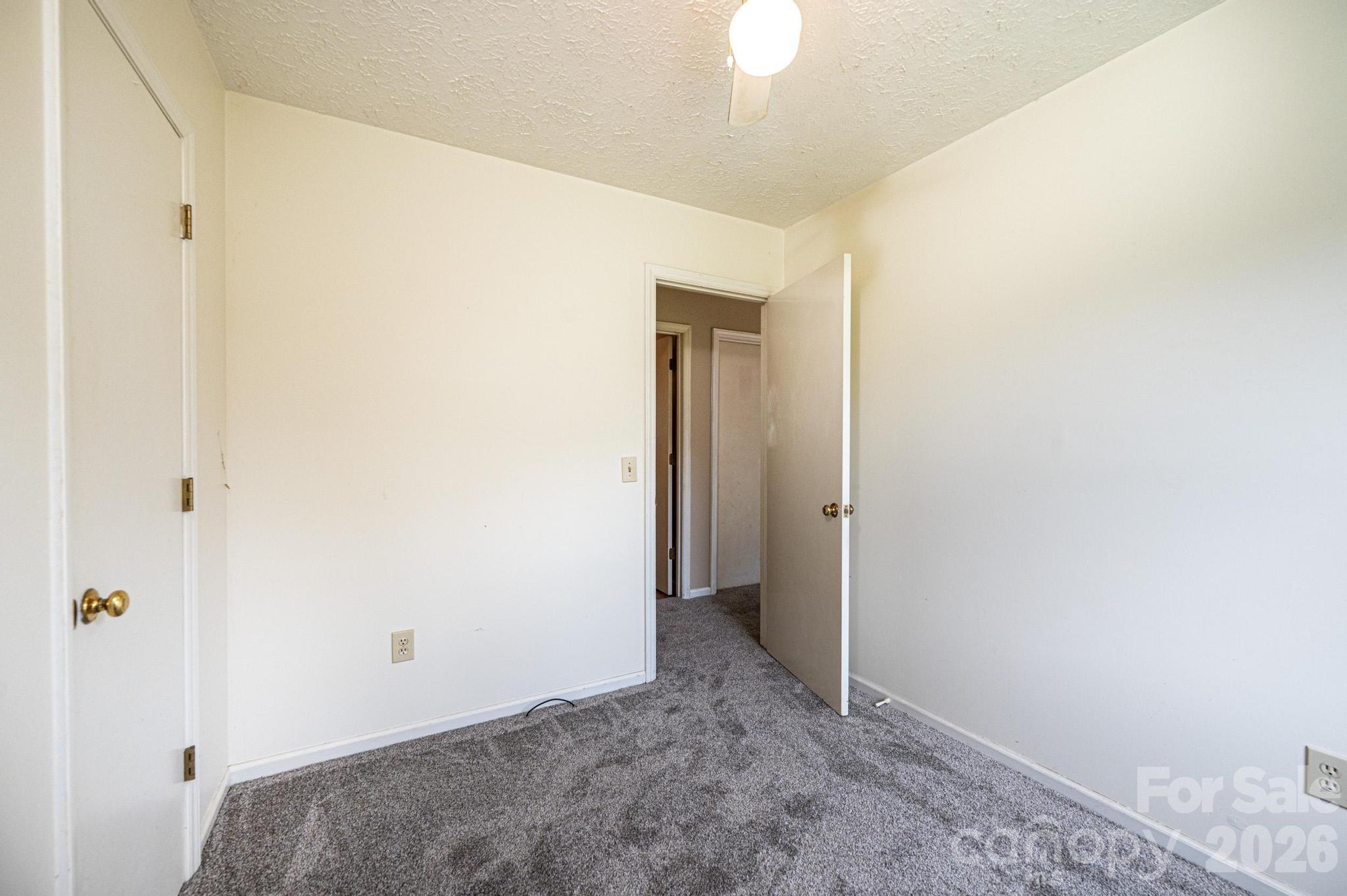 1697 Denver Court — Lenoir
