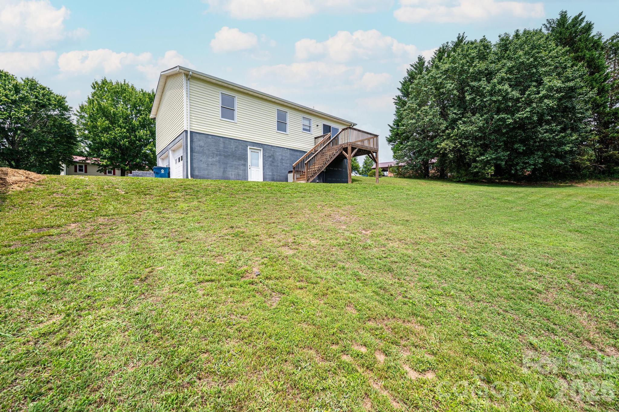 1697 Denver Court — Lenoir