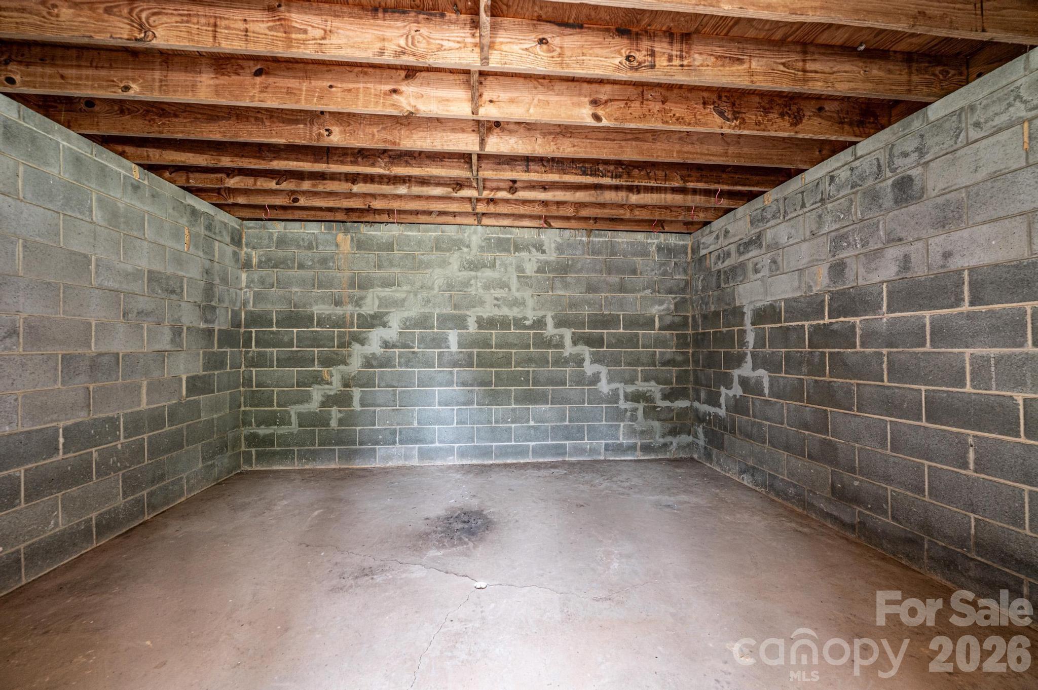 1697 Denver Court — Lenoir