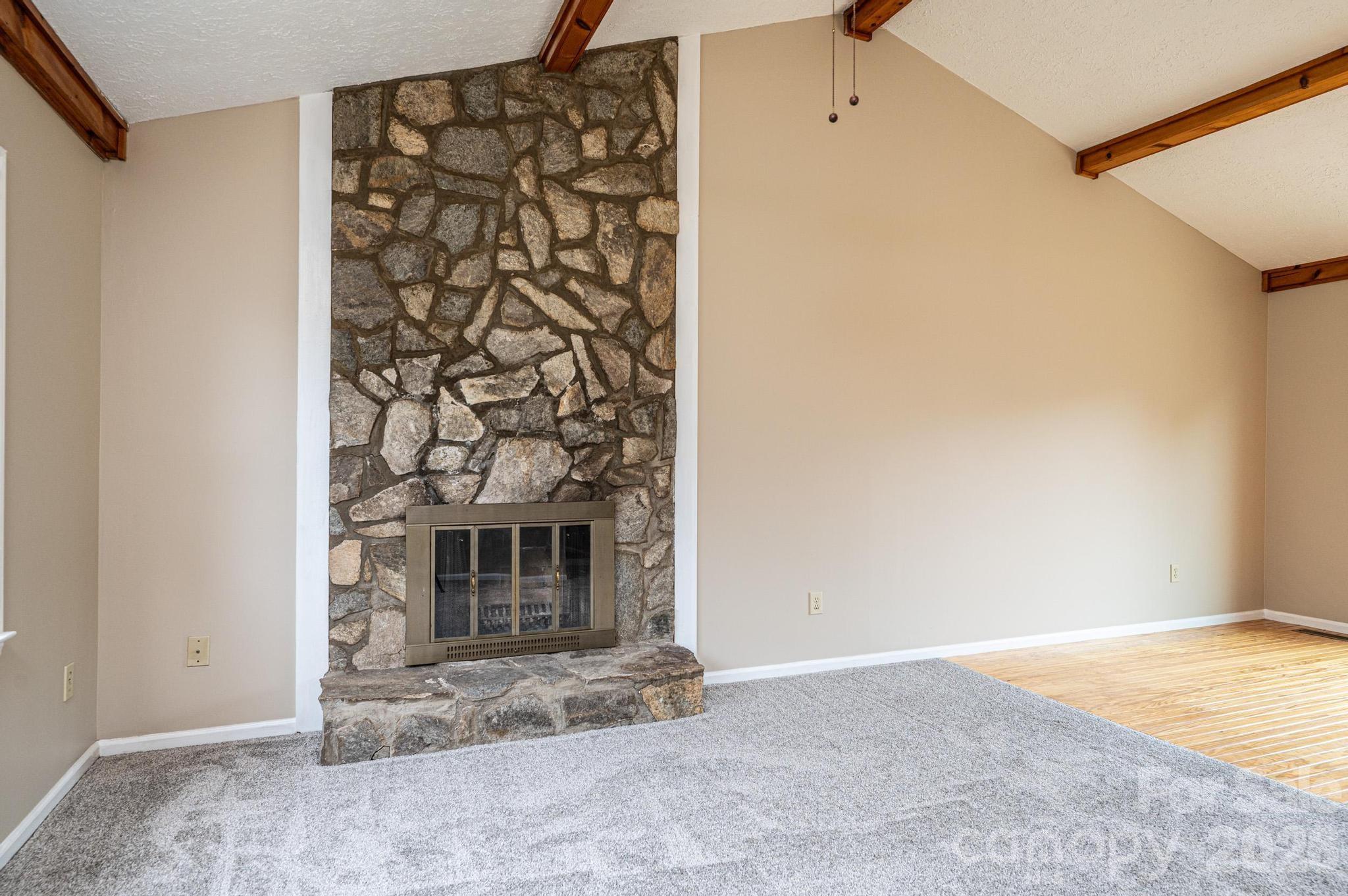 1697 Denver Court — Lenoir