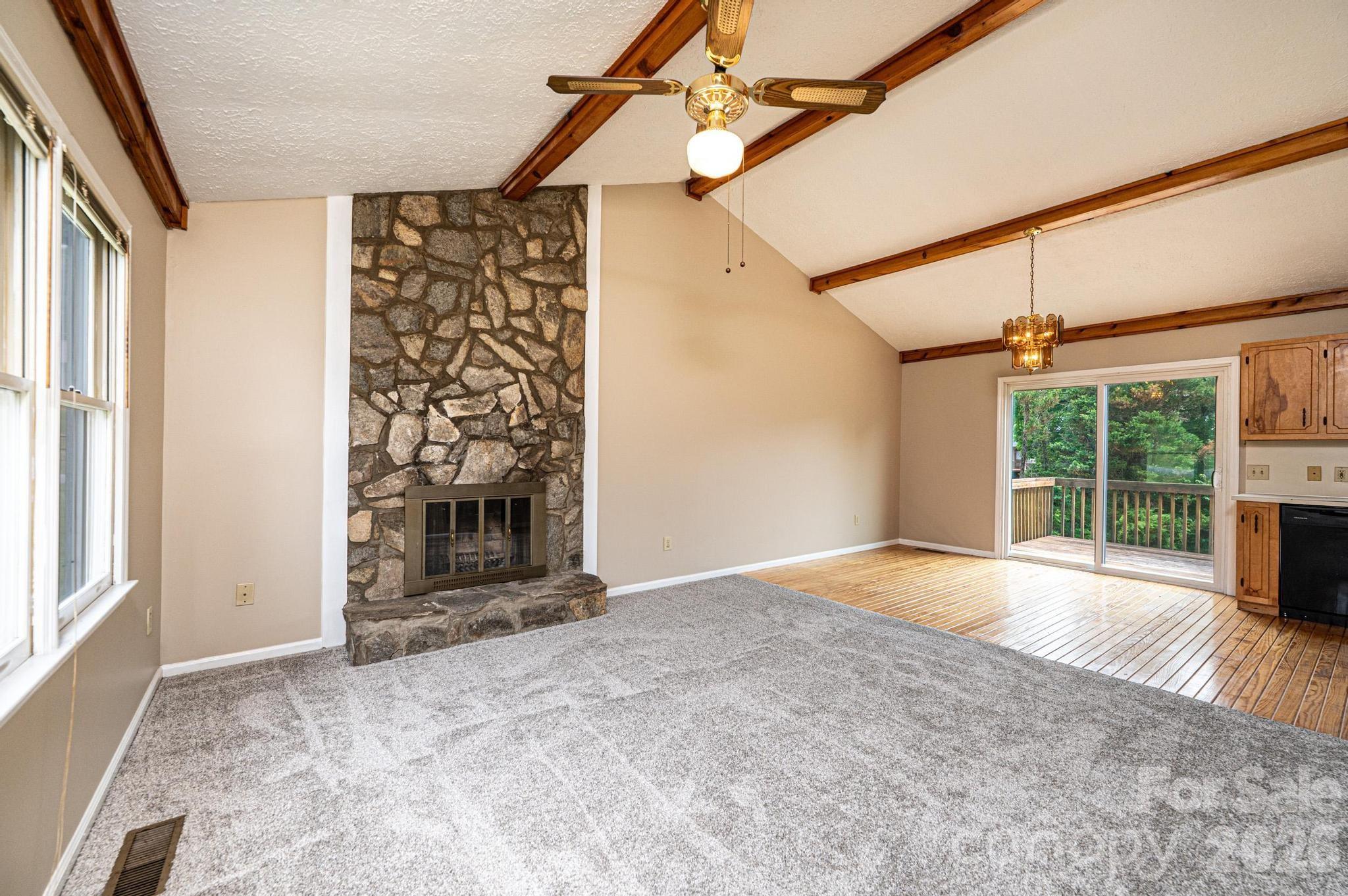 1697 Denver Court — Lenoir