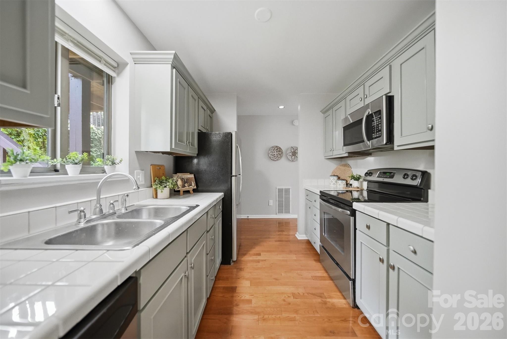 1420 11th Street Drive NW #23 — Hickory