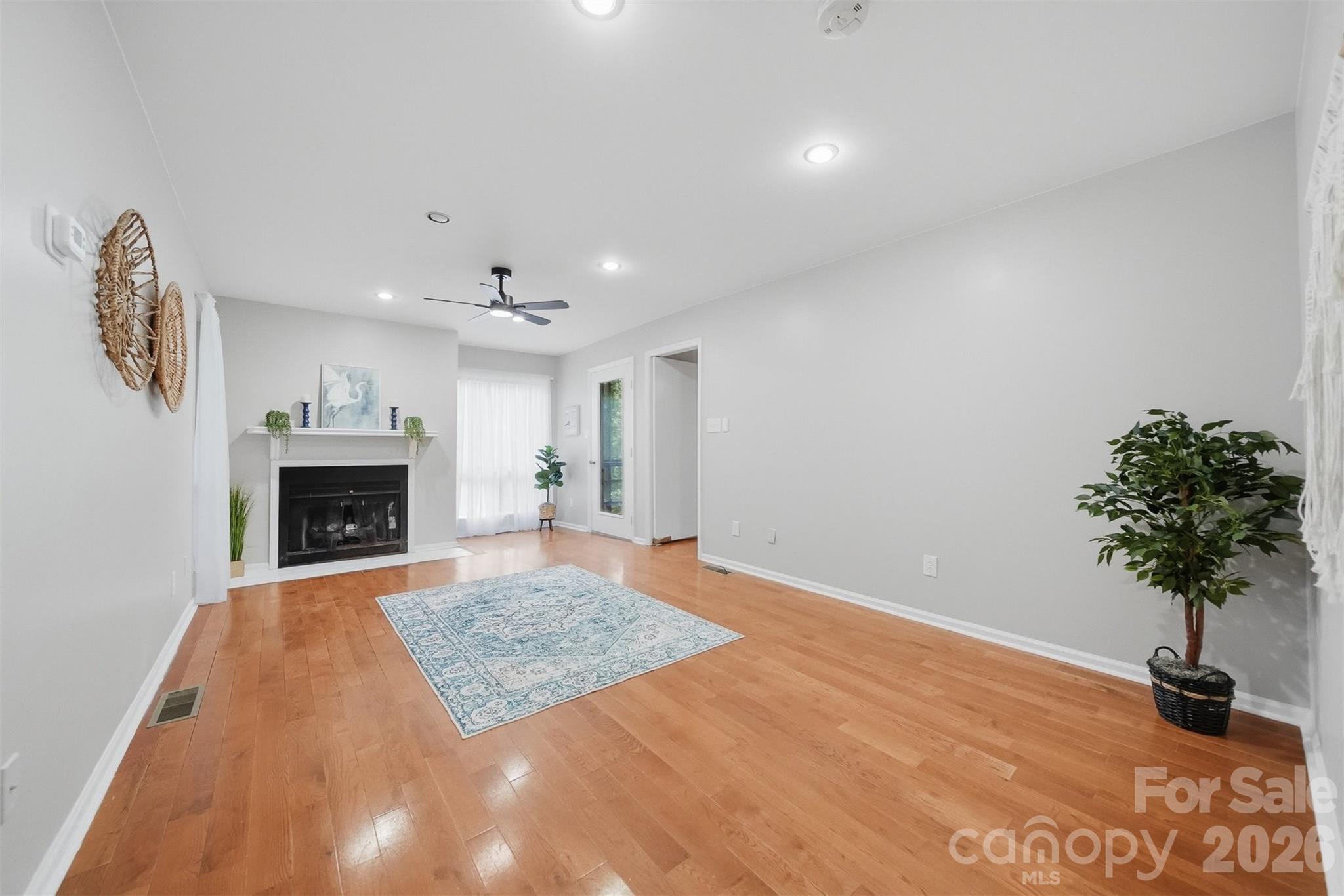 1420 11th Street Drive NW #23 — Hickory