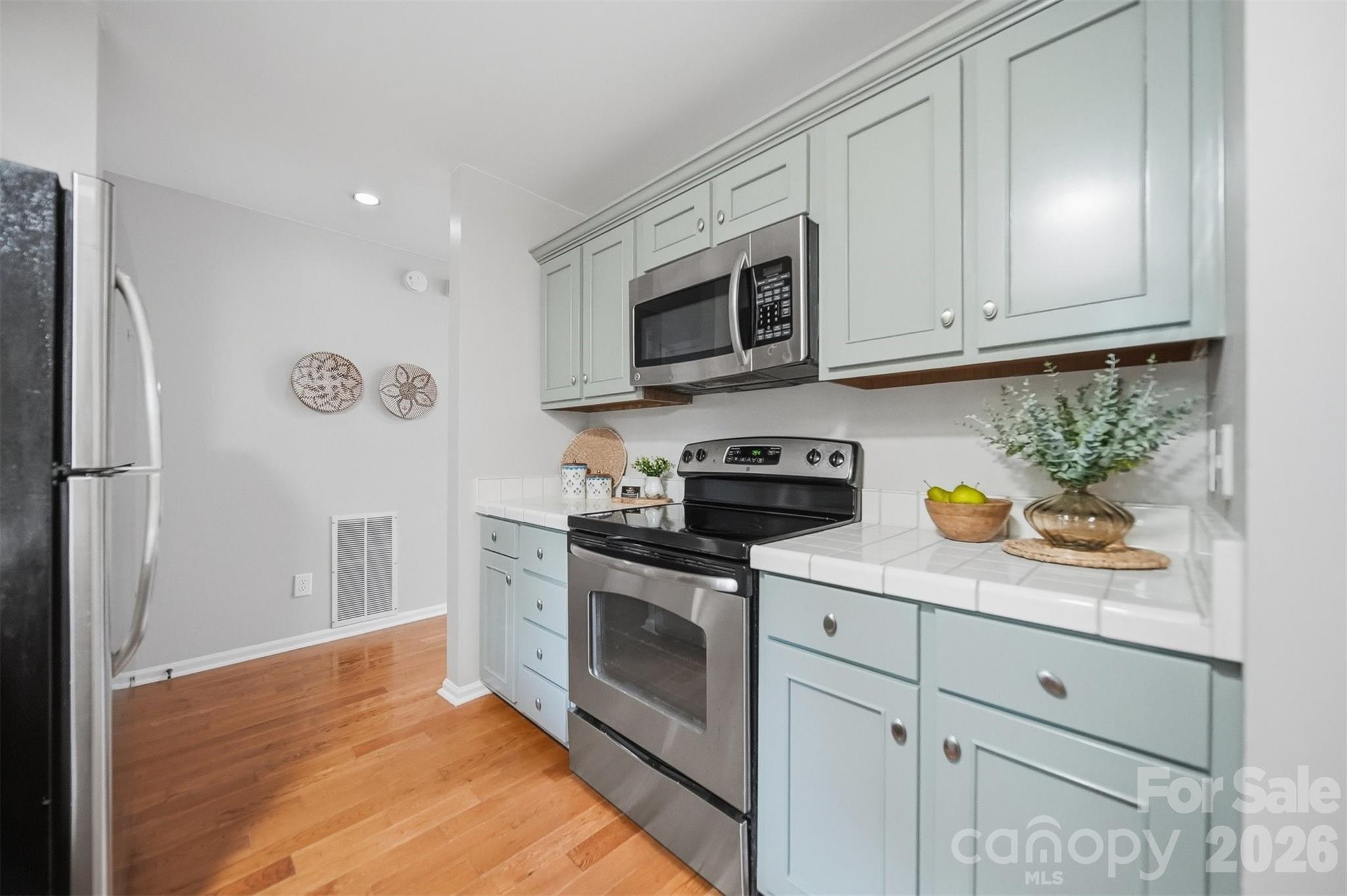 1420 11th Street Drive NW #23 — Hickory