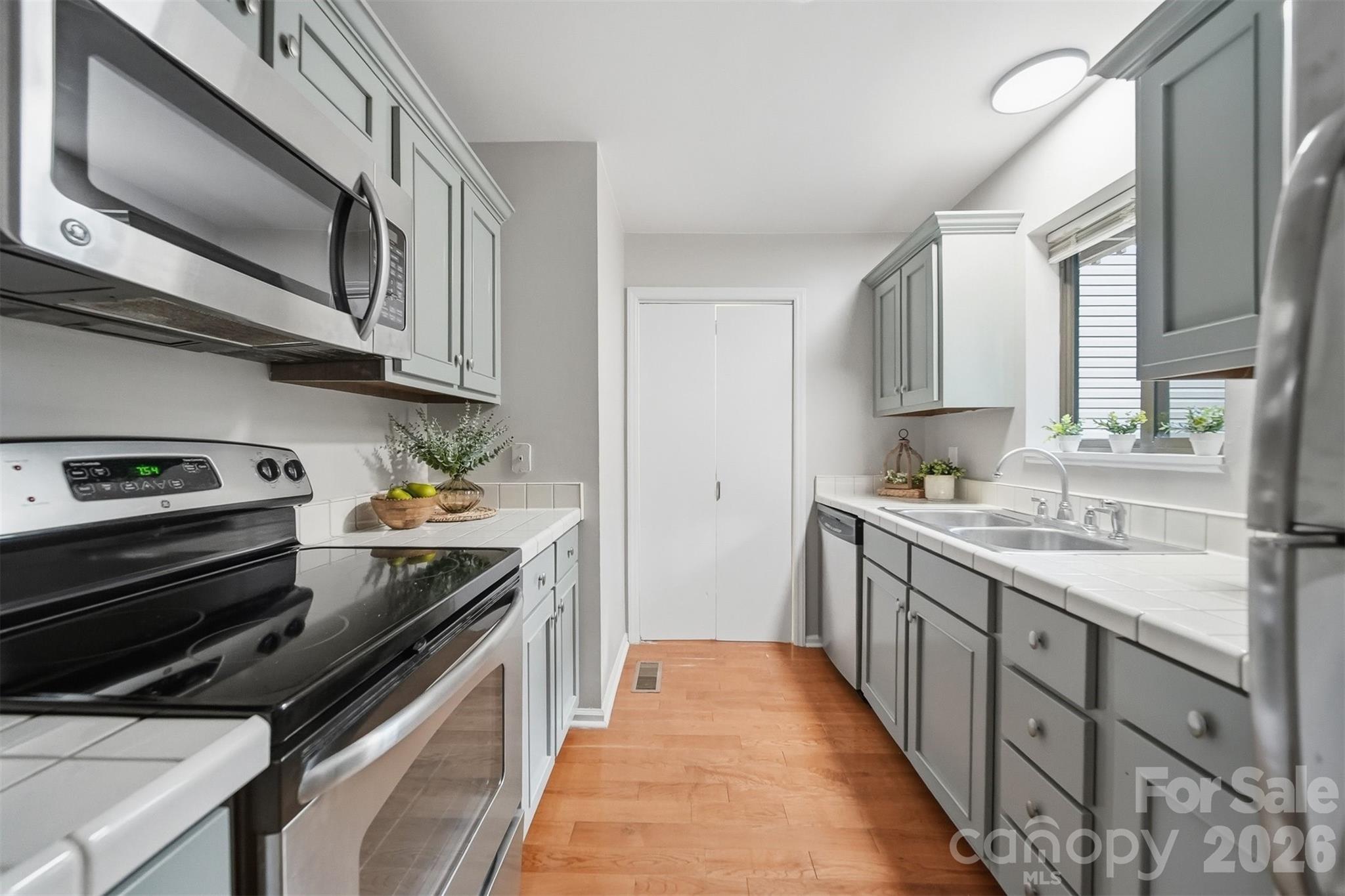 1420 11th Street Drive NW #23 — Hickory