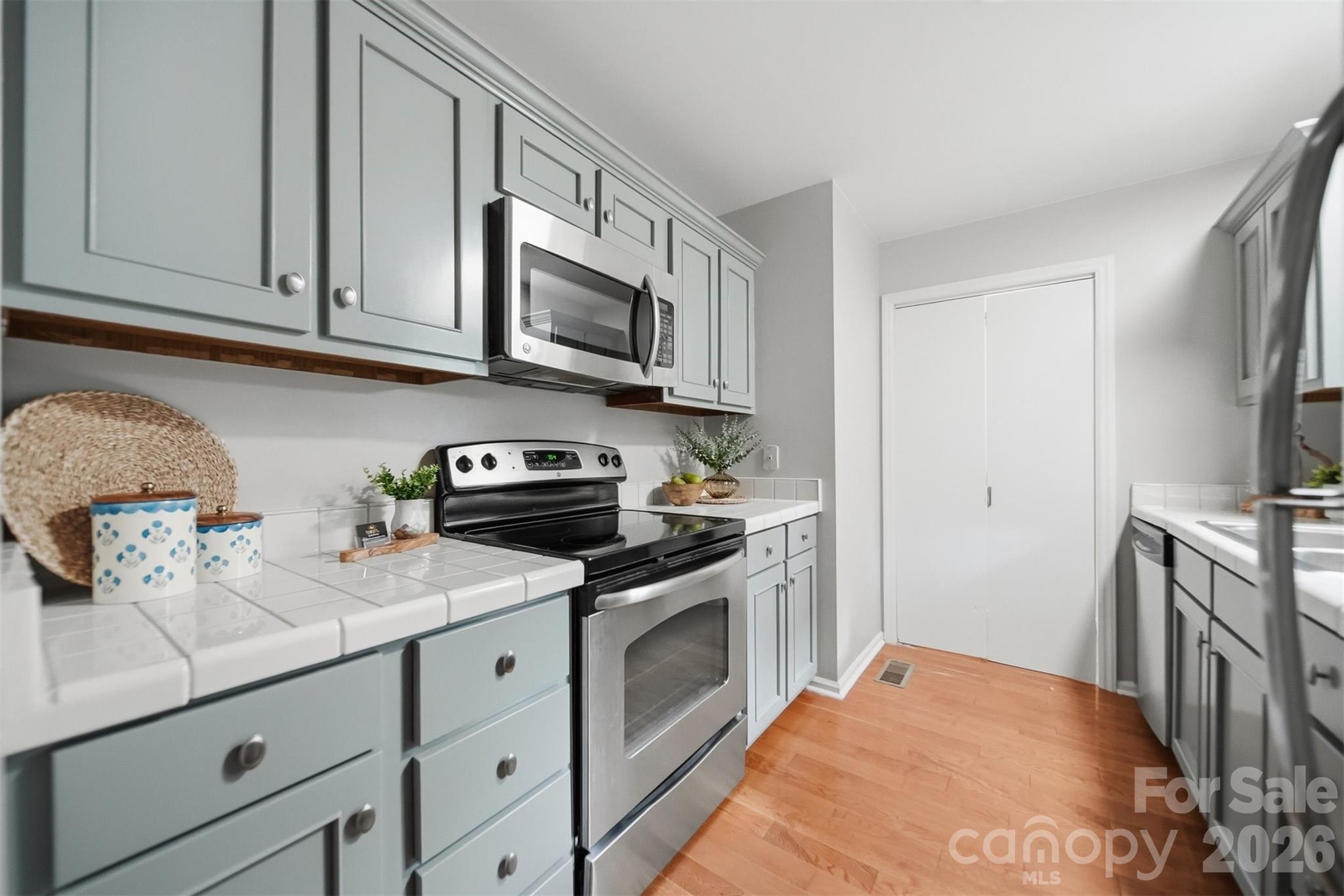 1420 11th Street Drive NW #23 — Hickory